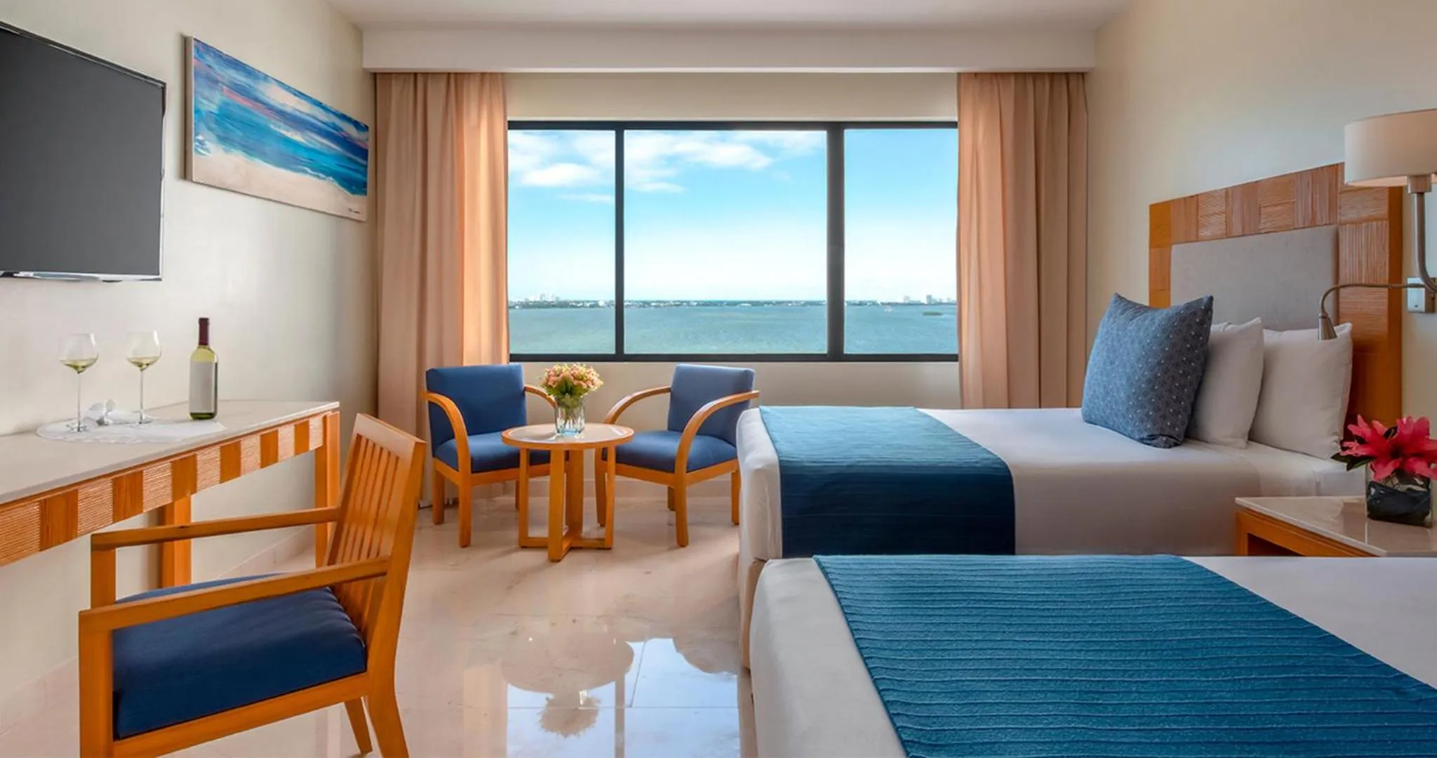 Bed in Park Royal Beach Cancun - All Inclusive