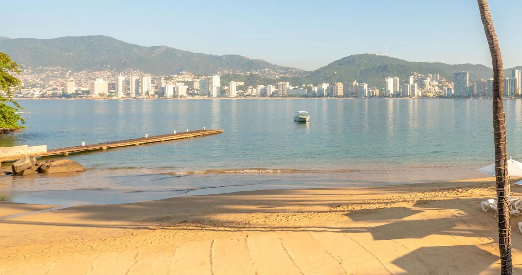 Day in Park Royal Beach Acapulco - All Inclusive
