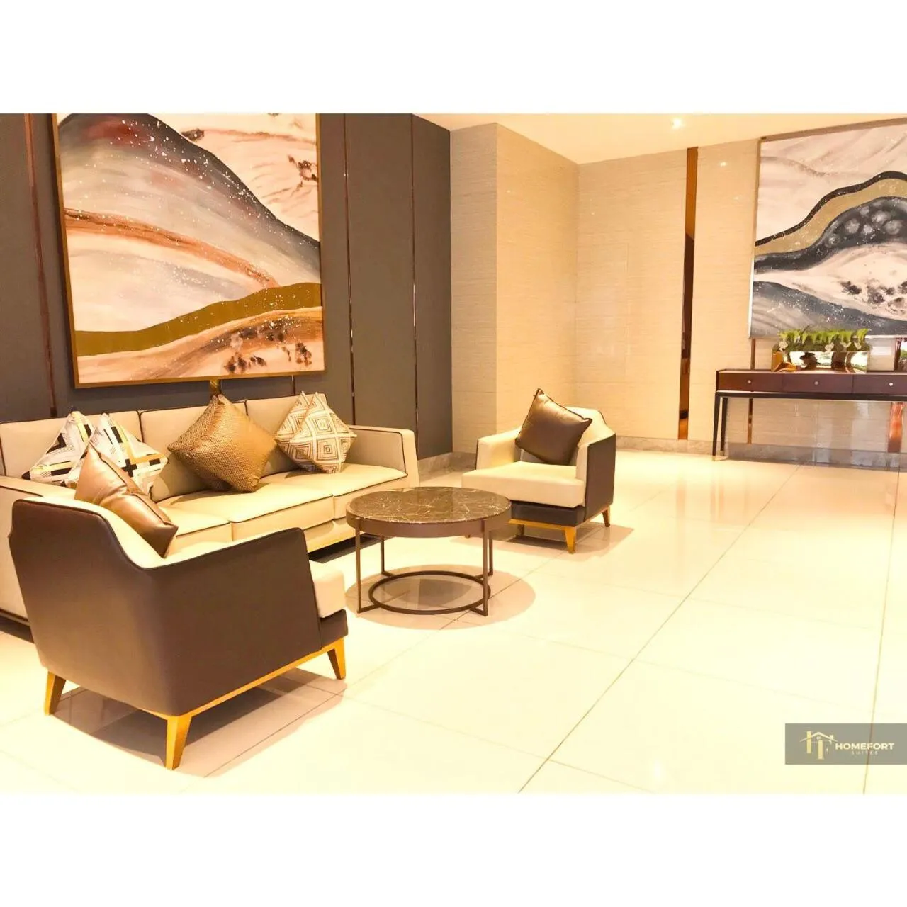 Lobby or reception in R&F PRINCESS COVE BY HOMEFORT SUITES