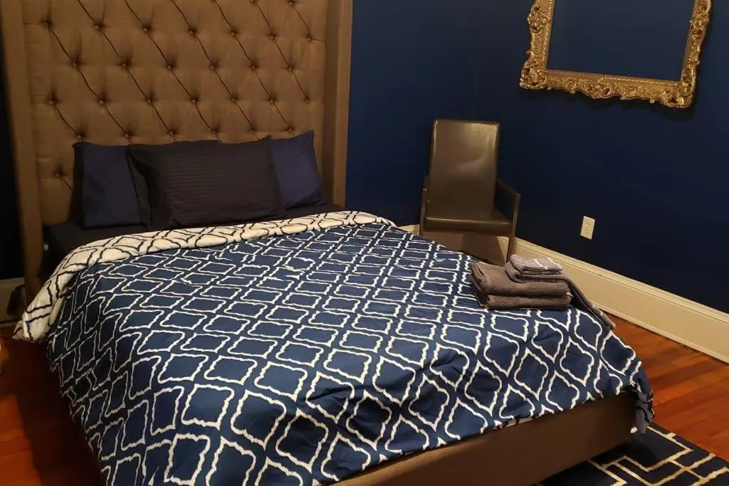 Bed in The Lafayette House