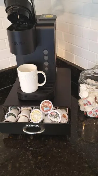 Coffee/tea facilities in The Lafayette House