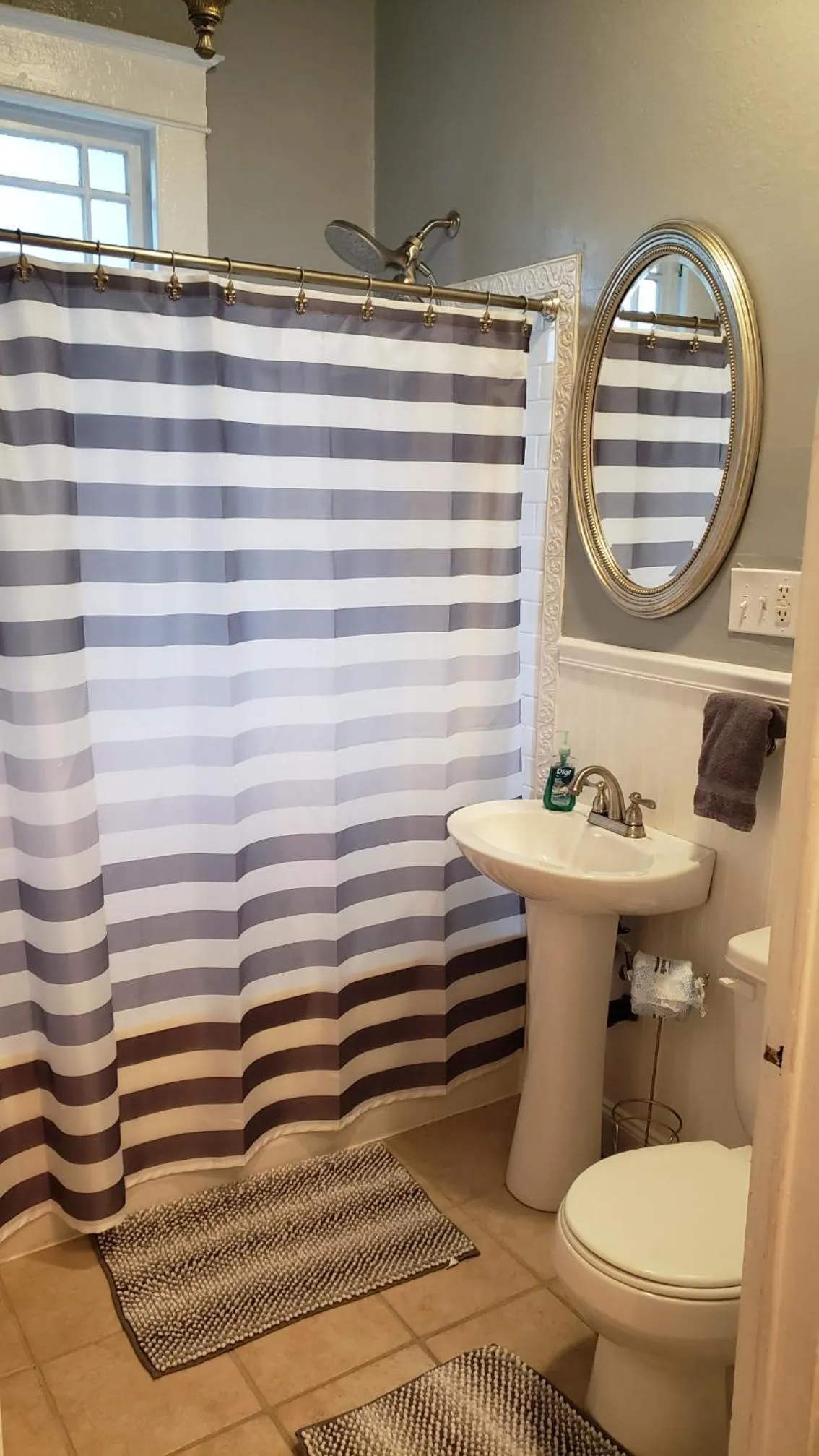 Shower in The Lafayette House
