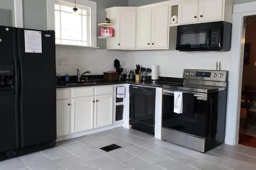 Kitchen or kitchenette in The Lafayette House