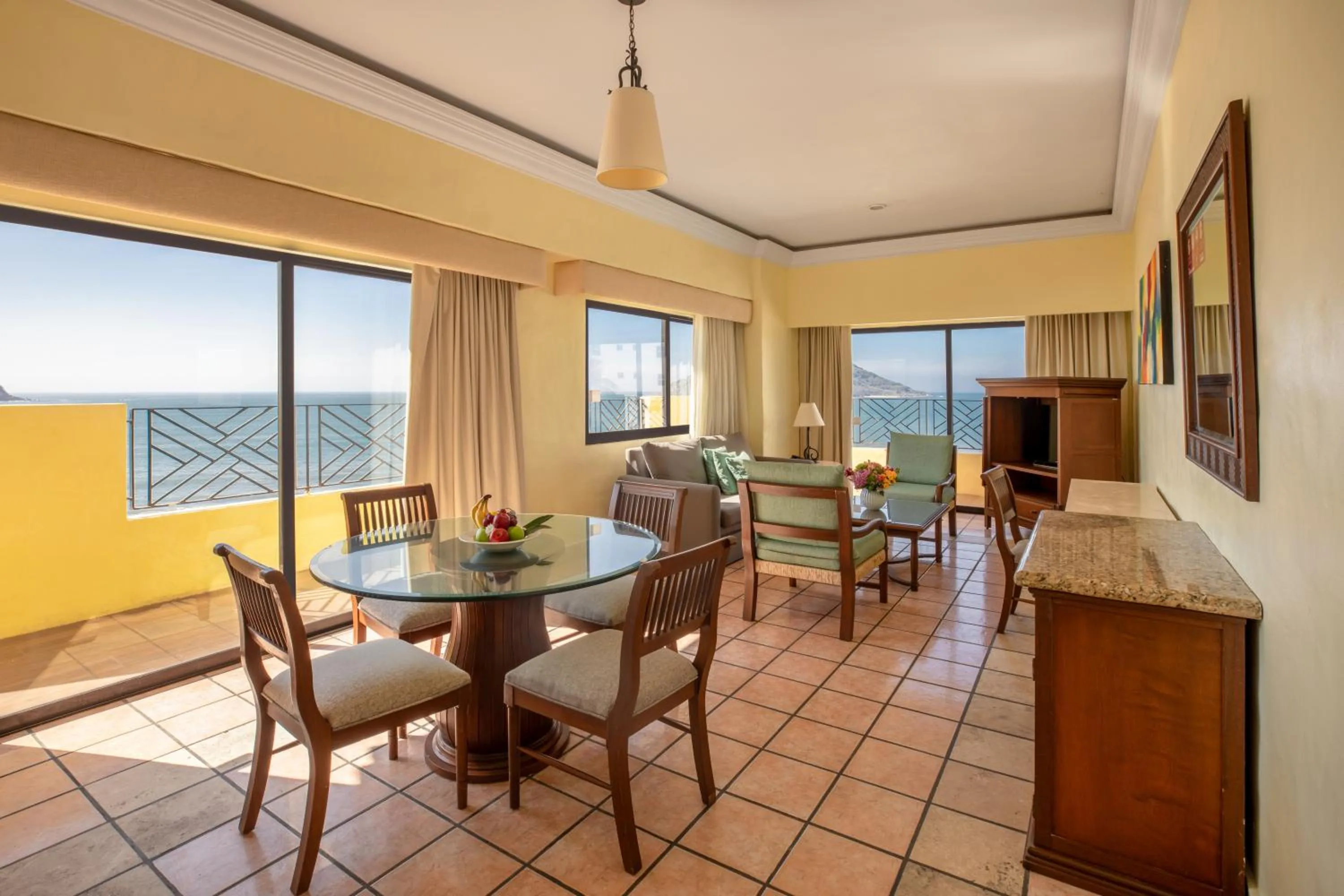 Dining area in Royal Villas Resort
