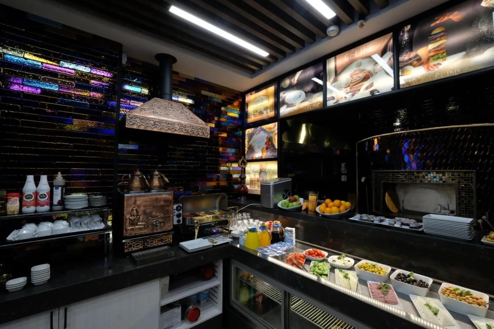 Restaurant/places to eat in Celine Hotel Taxim