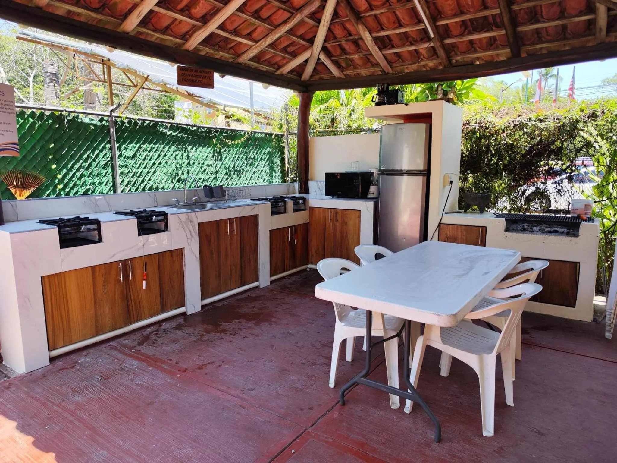 Communal kitchen in Hotel J.B.