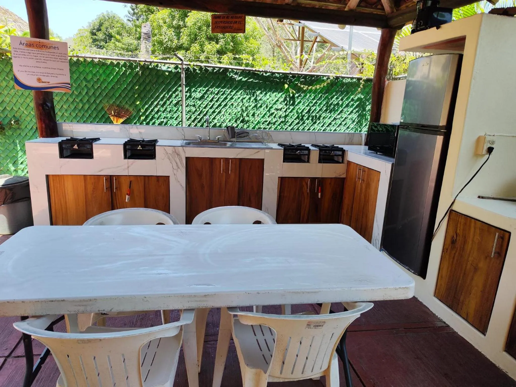 Communal kitchen in Hotel J.B.