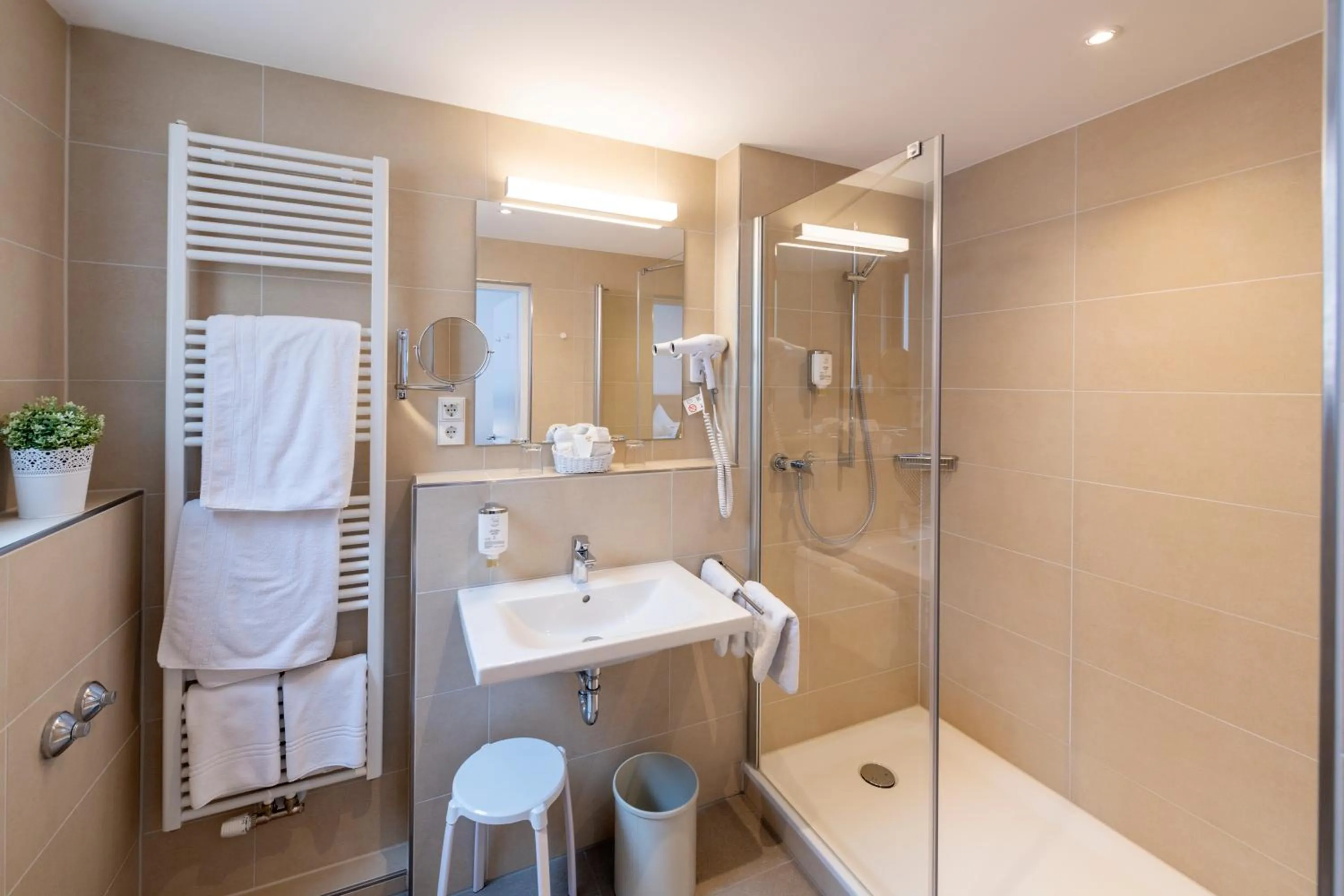 Bathroom in Hotel Adler Post