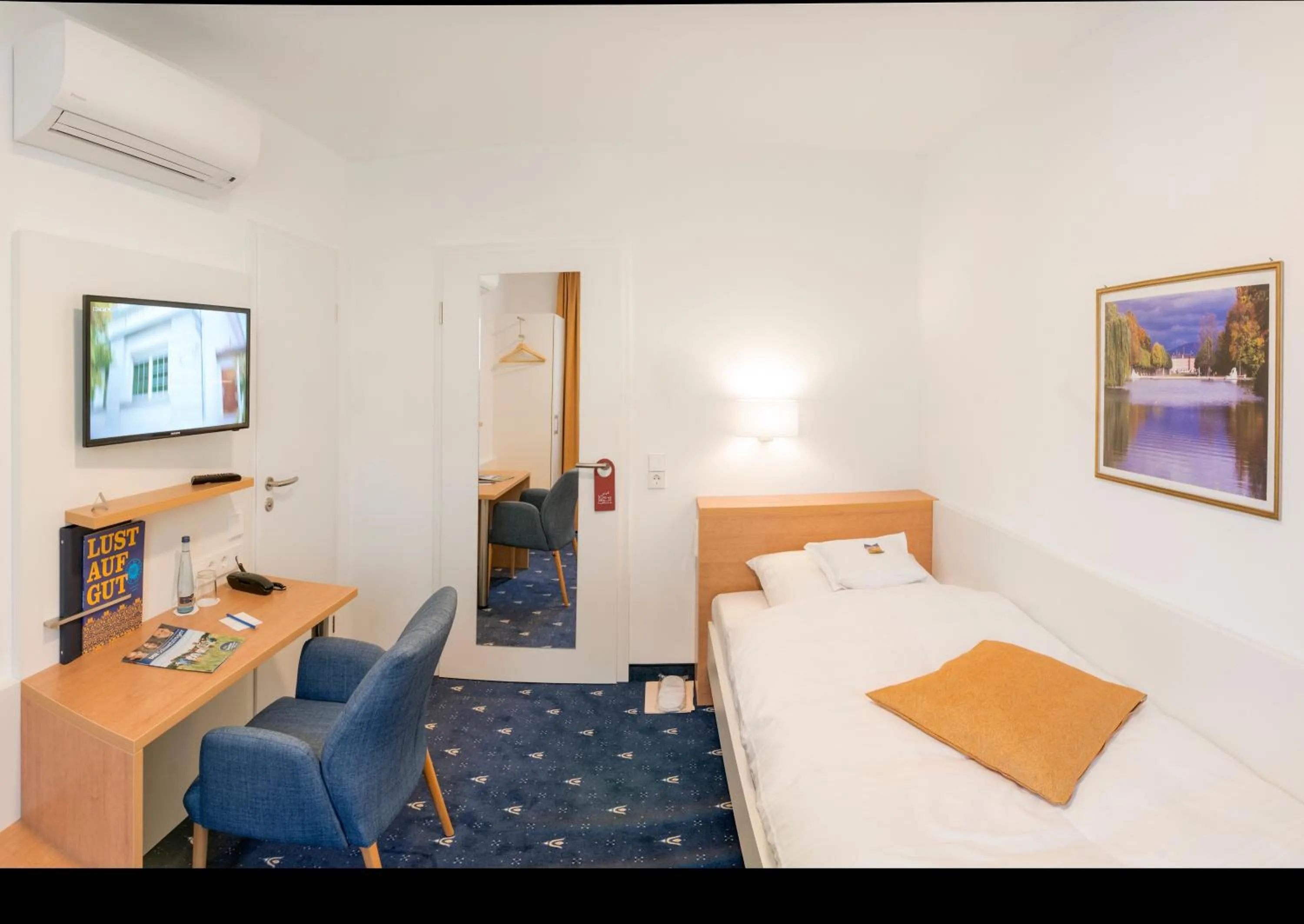 Photo of the whole room, Bed in Hotel Adler Post