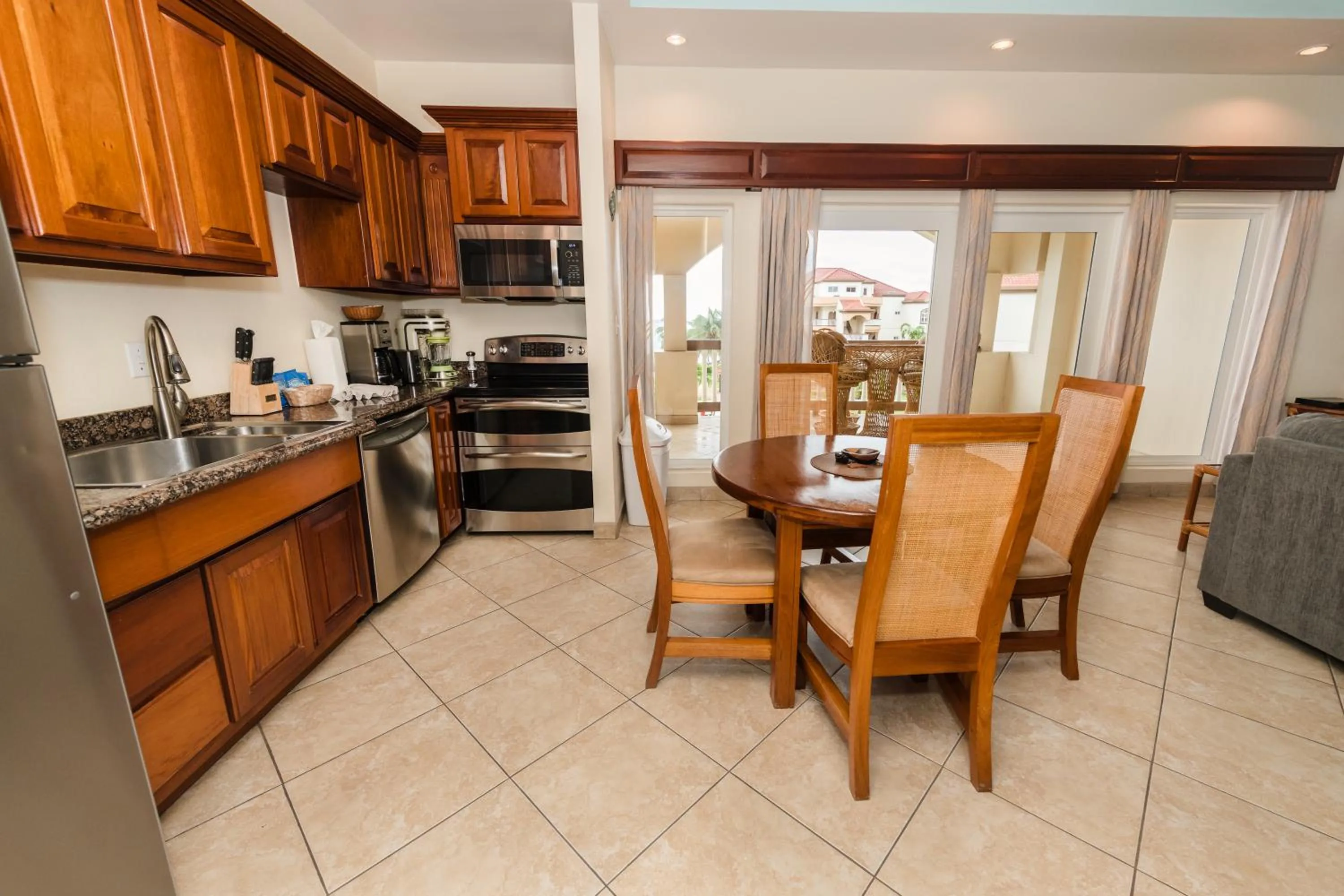 Kitchen or kitchenette in Grand Caribe Belize