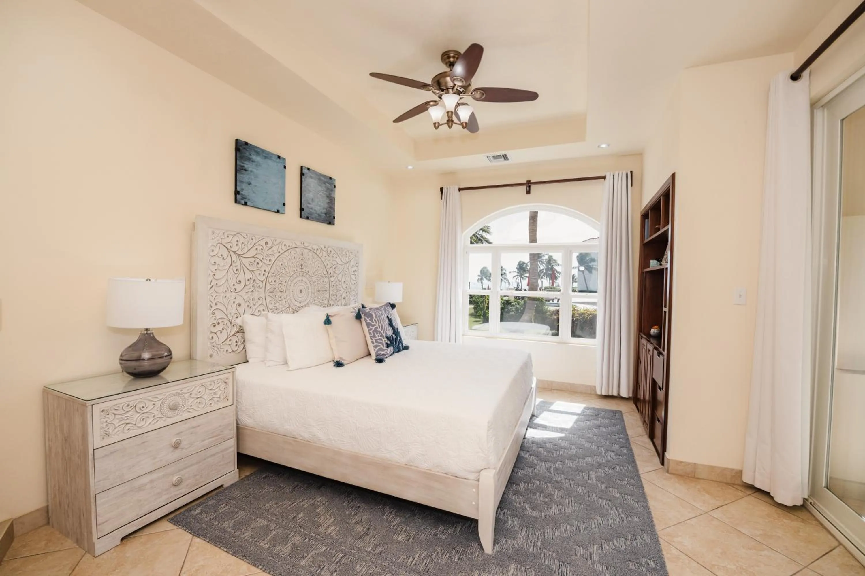 Bedroom, Bed in Grand Caribe Belize