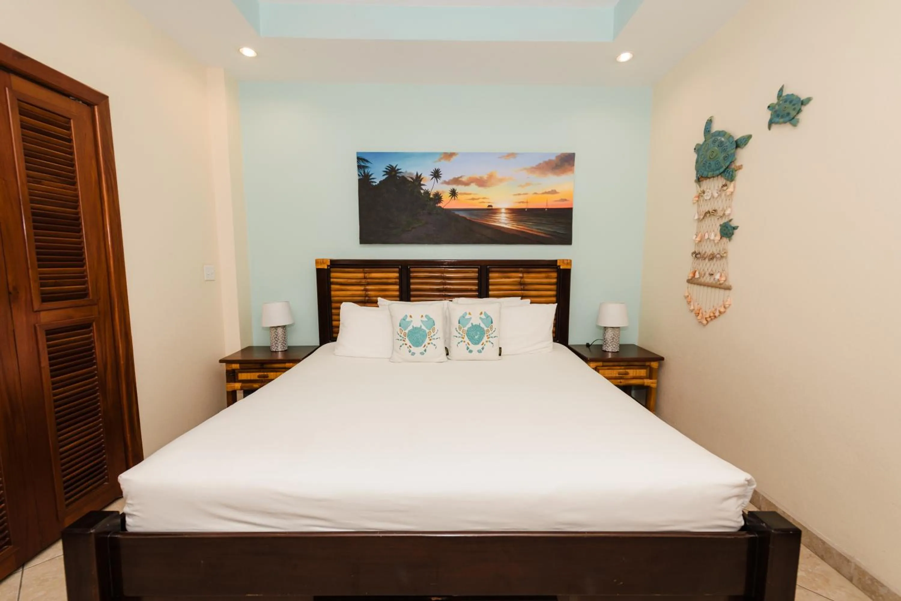 Bedroom, Bed in Grand Caribe Belize