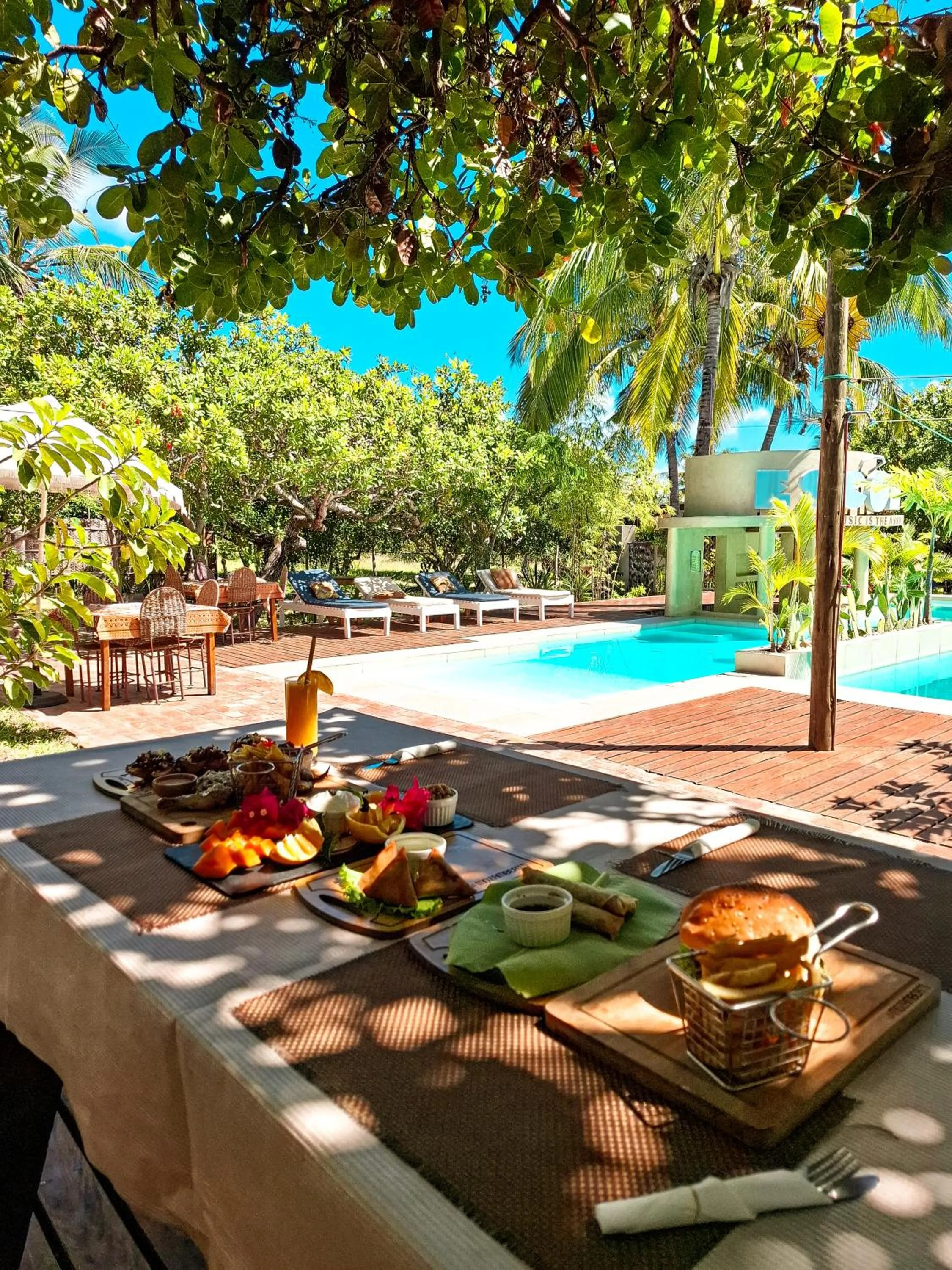 Food and drinks in Mozambeat Motel