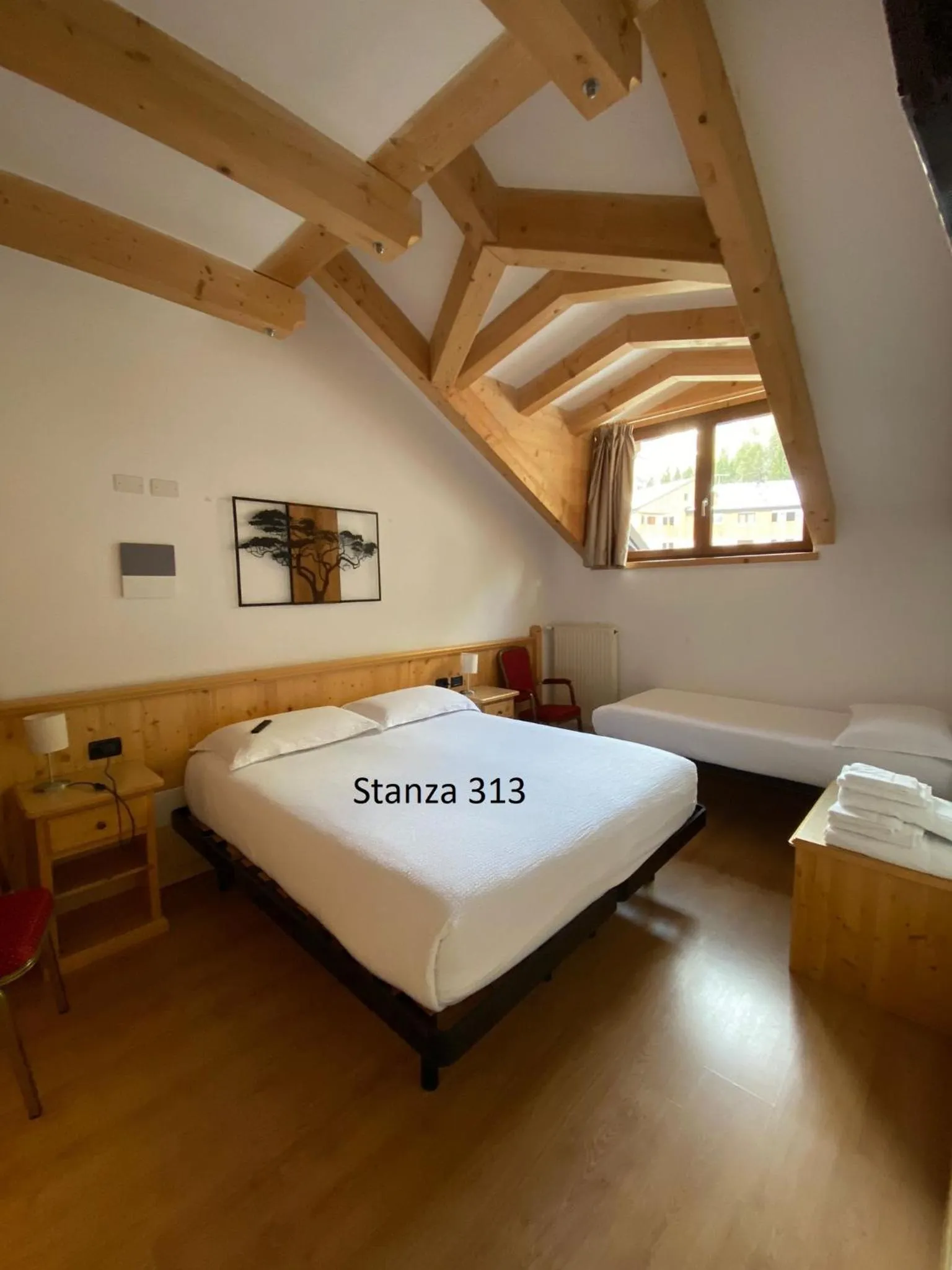 Photo of the whole room, Bed in Hotel Pizboè