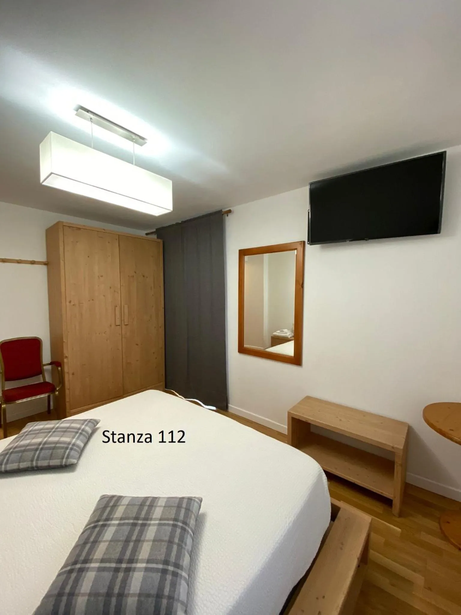 Photo of the whole room, Bed in Hotel Pizboè