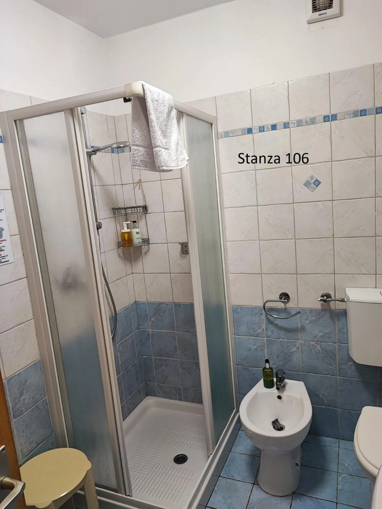 Bathroom in Hotel Pizboè