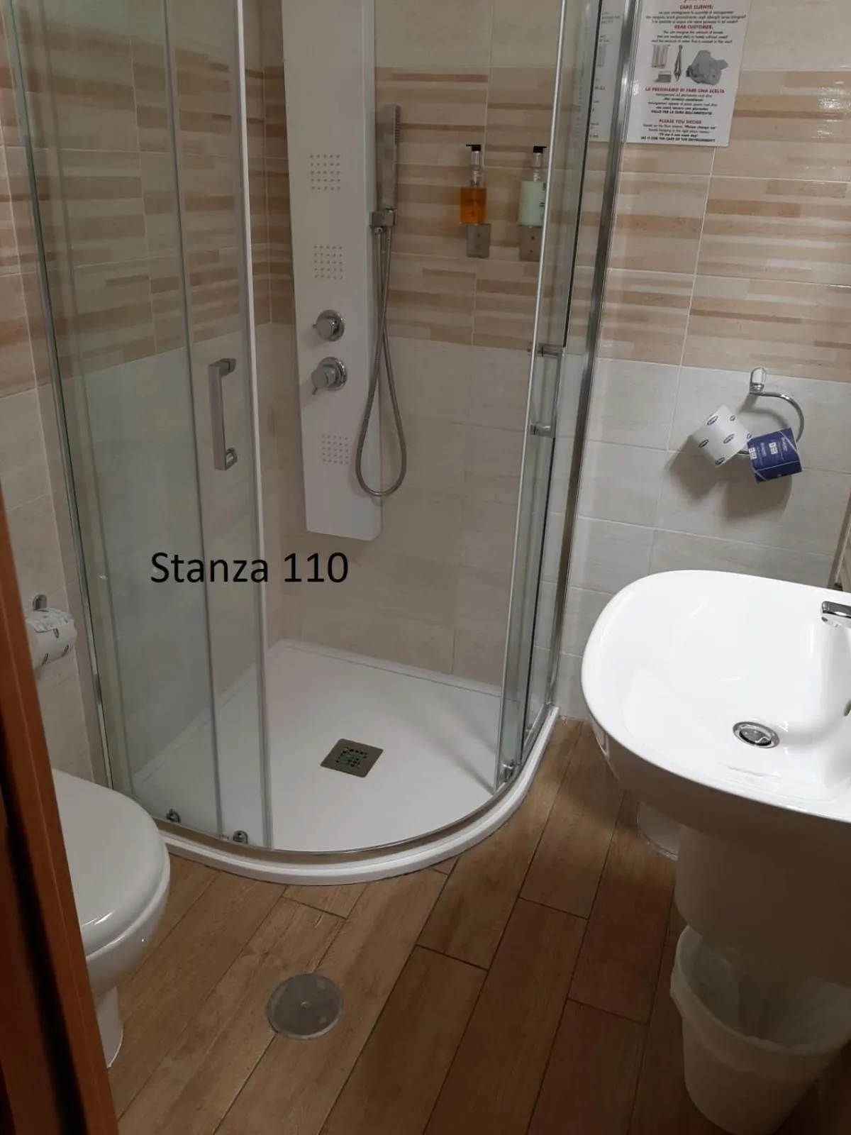 Bathroom in Hotel Pizboè