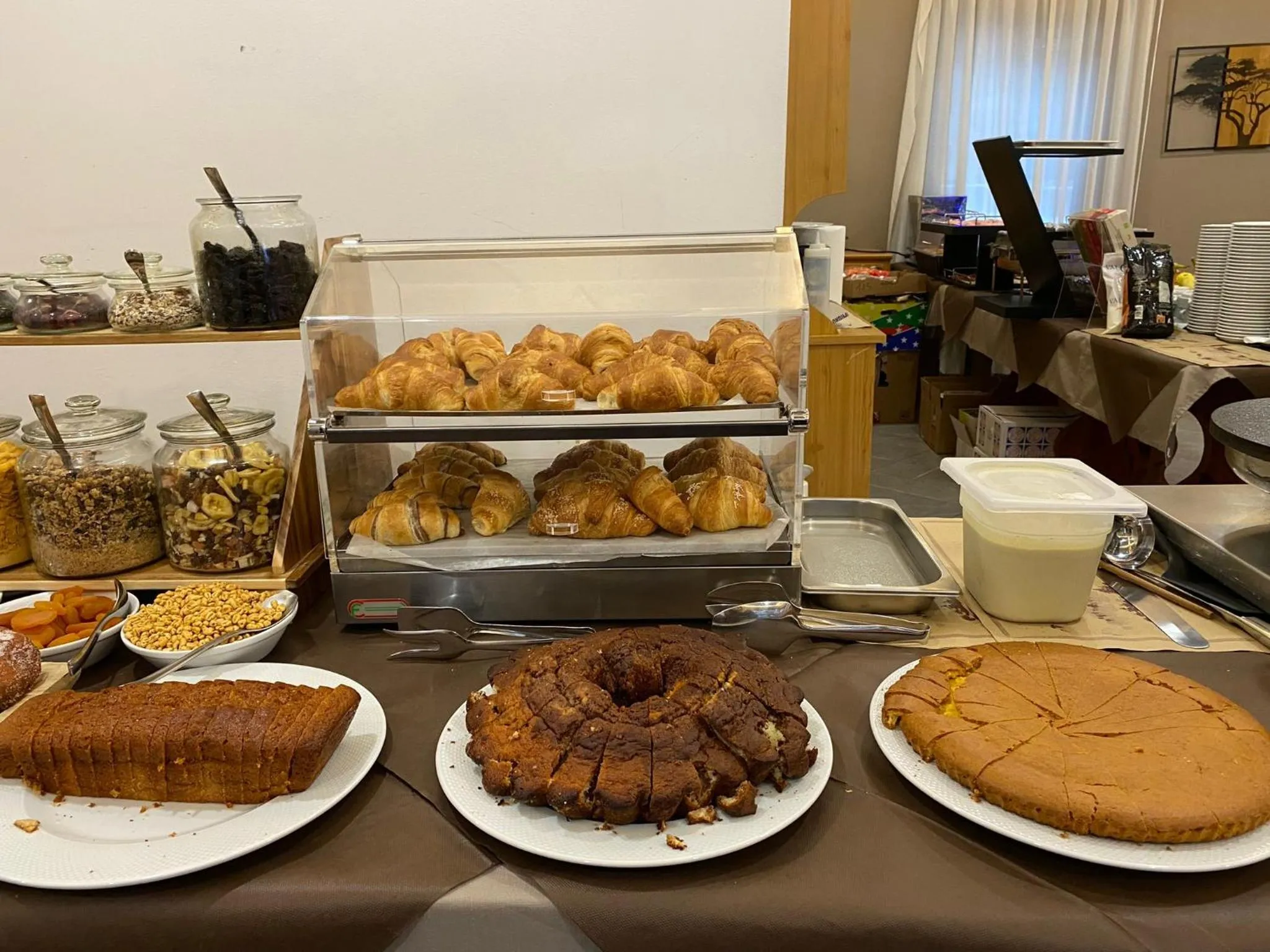 Buffet breakfast in Hotel Pizboè