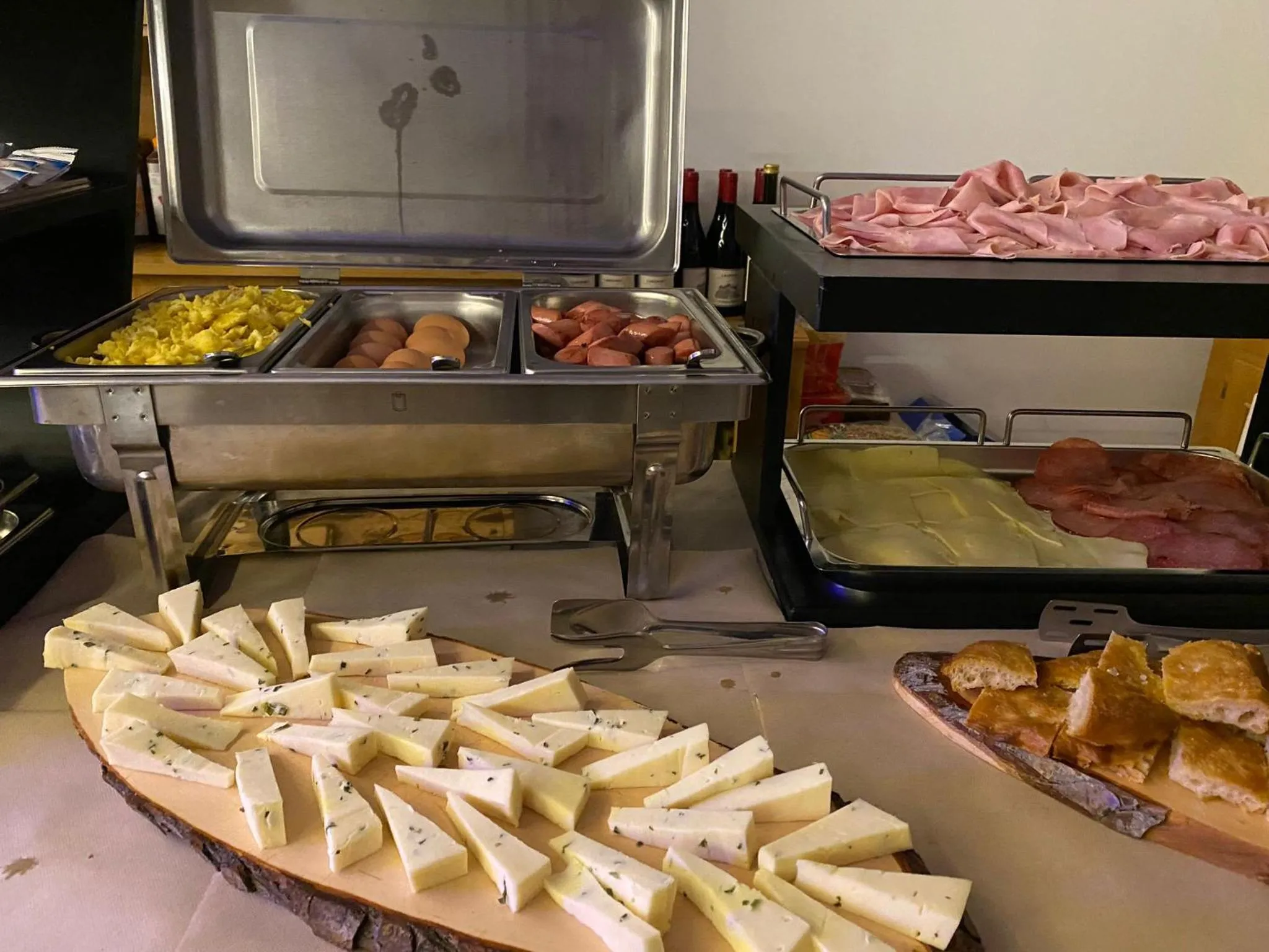 Breakfast in Hotel Pizboè