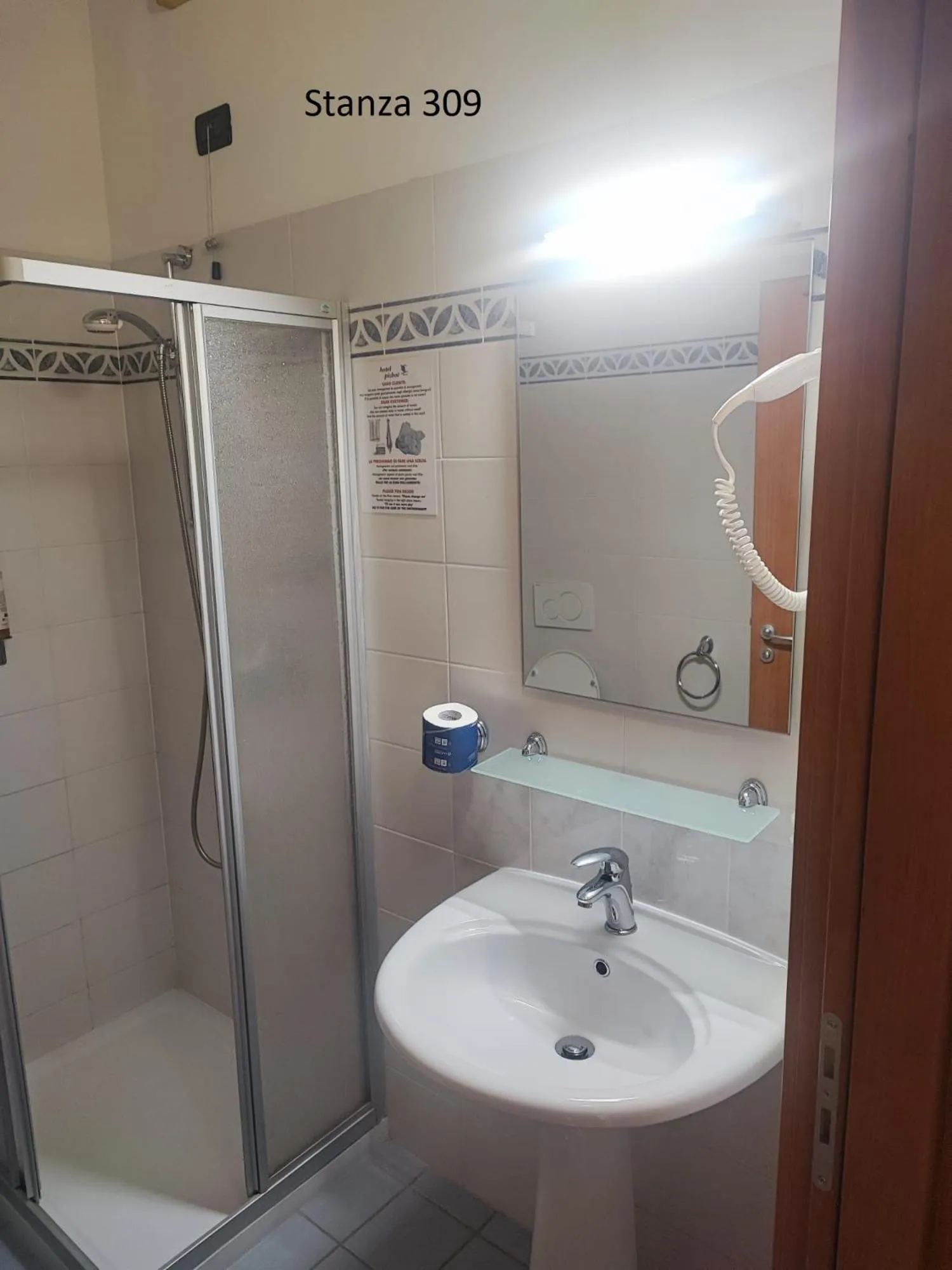 Bathroom in Hotel Pizboè