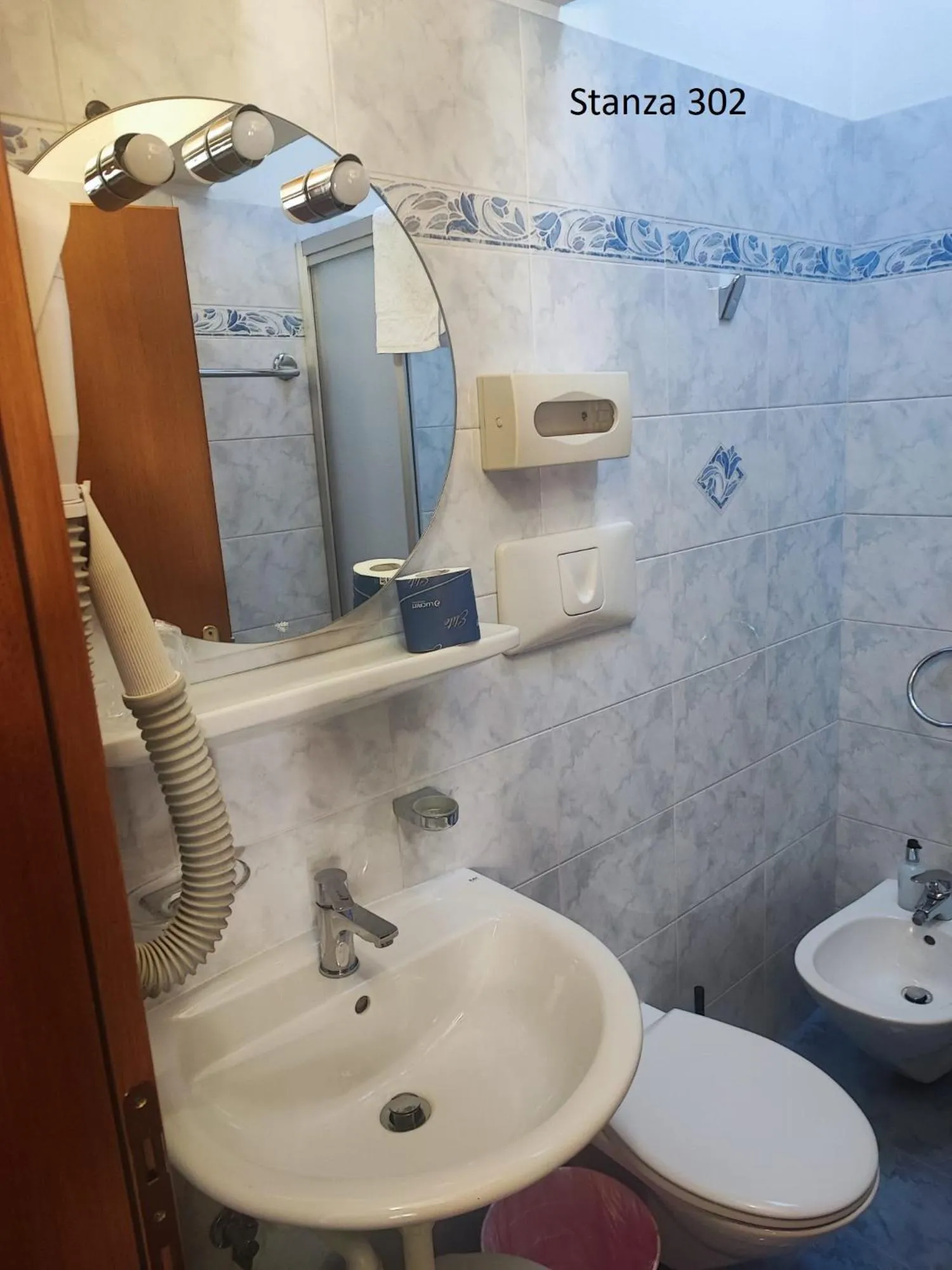 Bathroom in Hotel Pizboè
