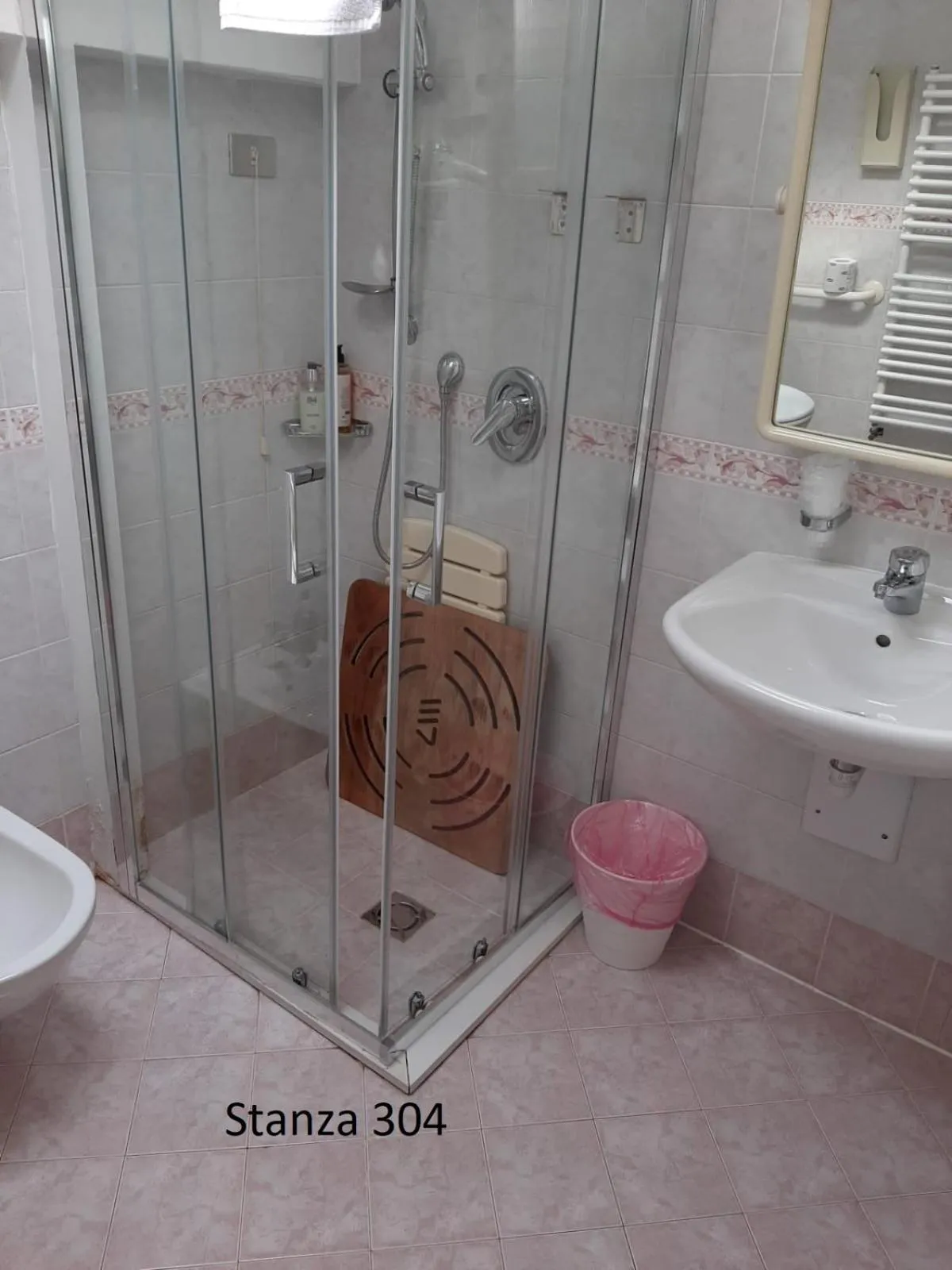 Bathroom in Hotel Pizboè