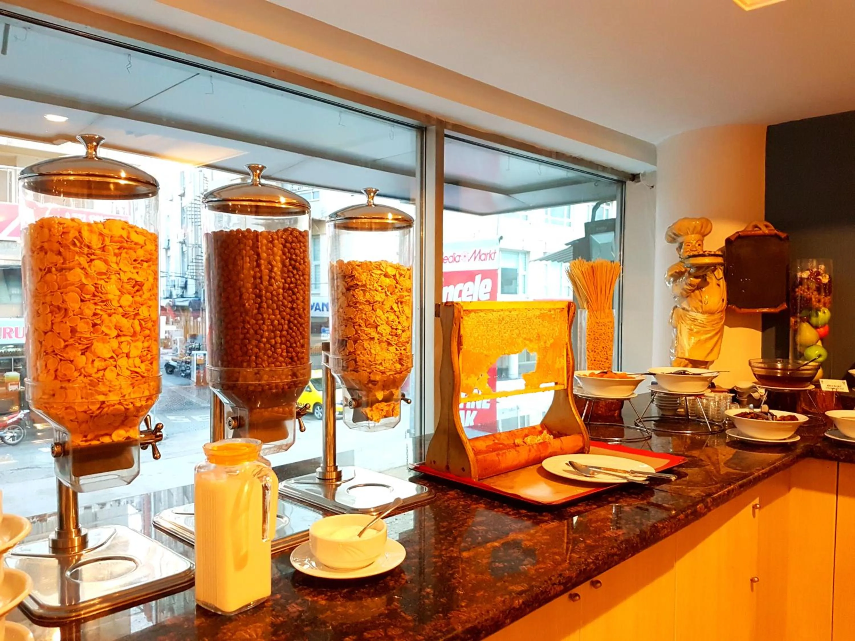 Food and drinks in Jura Hotels Mavi Sürmeli Adana