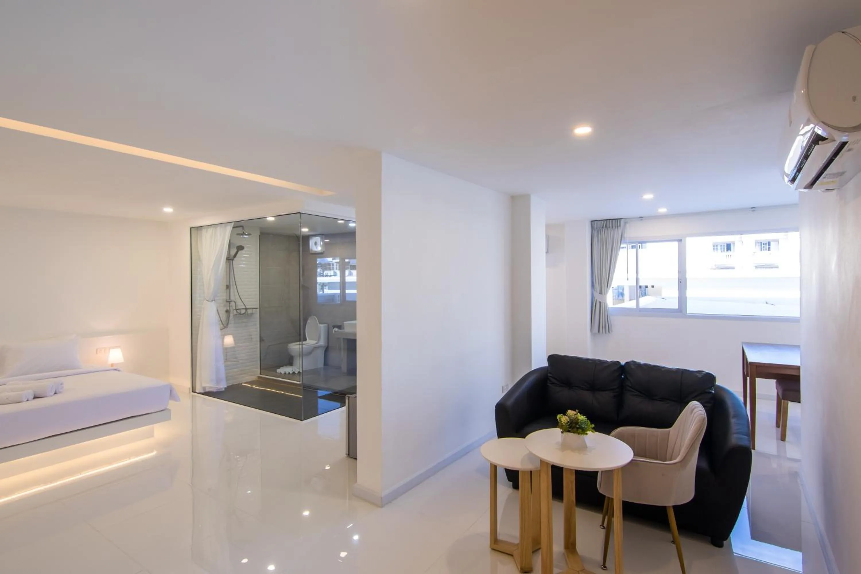 Thewhitehotel BY Charoensri - SHA Extra Plus