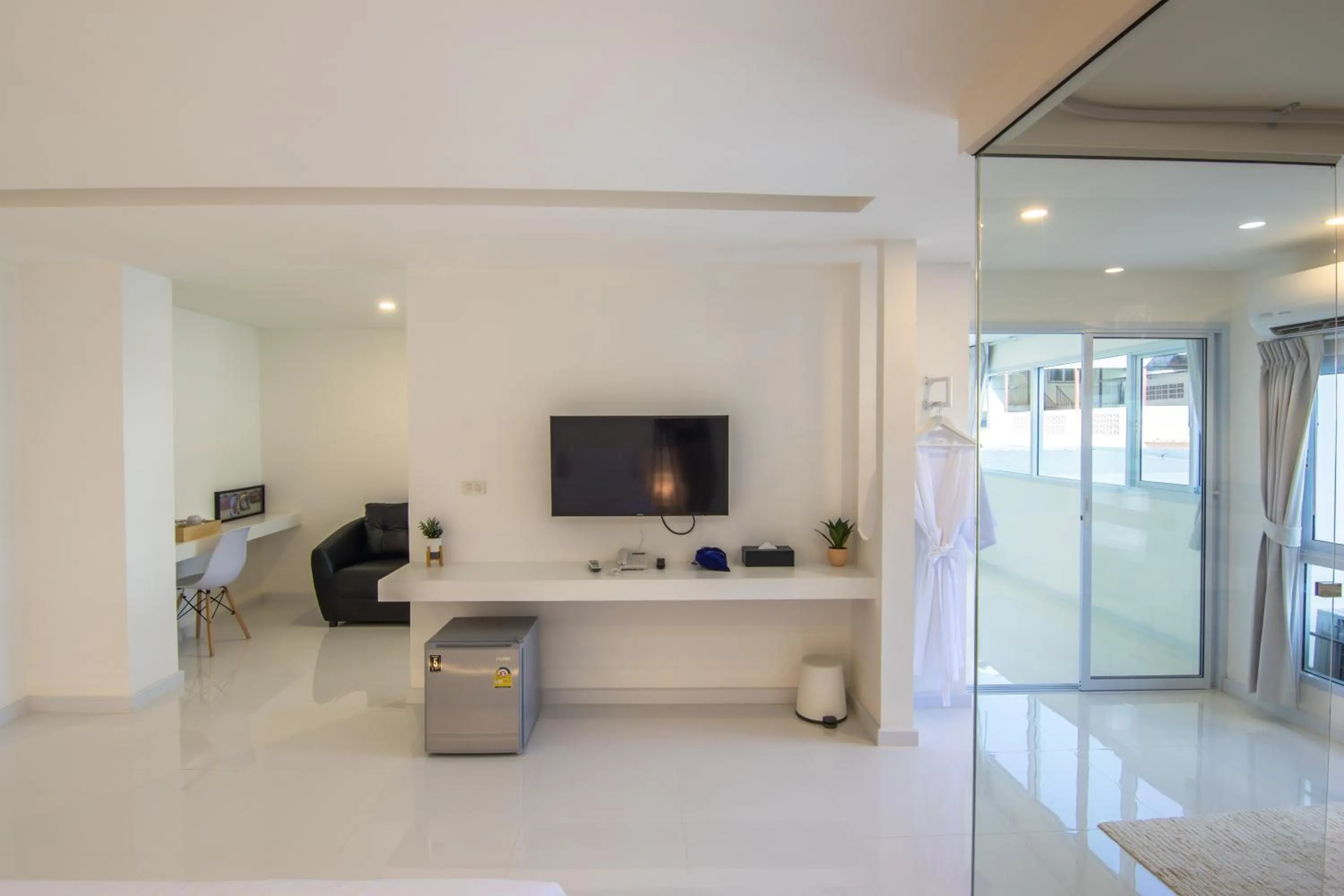 Thewhitehotel BY Charoensri - SHA Extra Plus