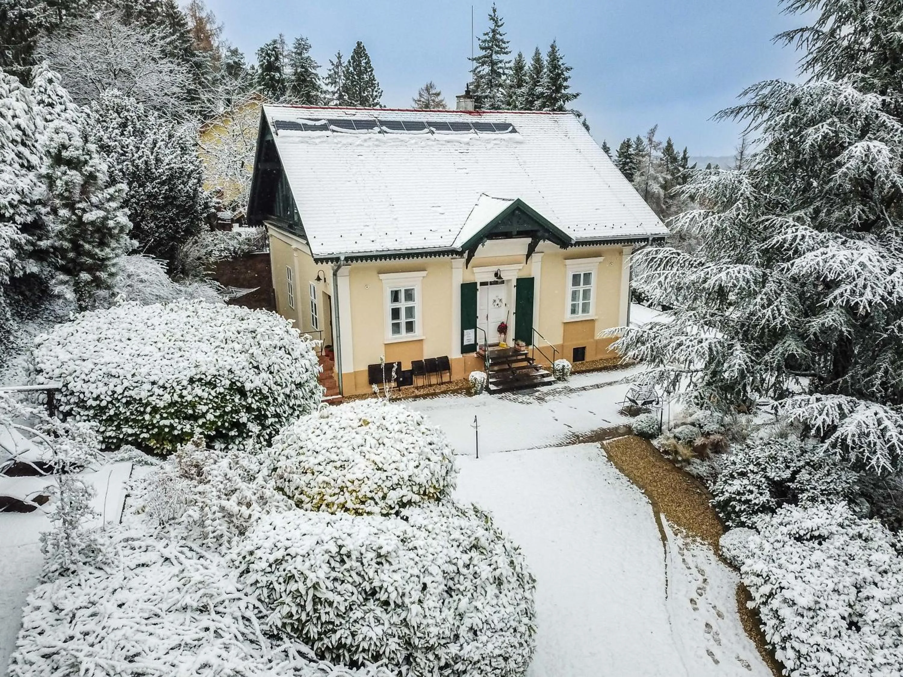 Property building in Villa Mimi