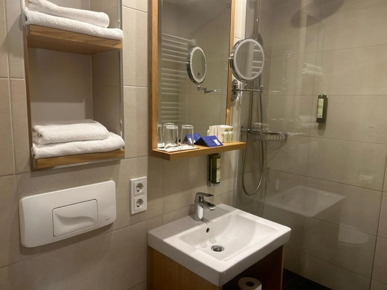 Shower in Marina Hotel am Starnberger See