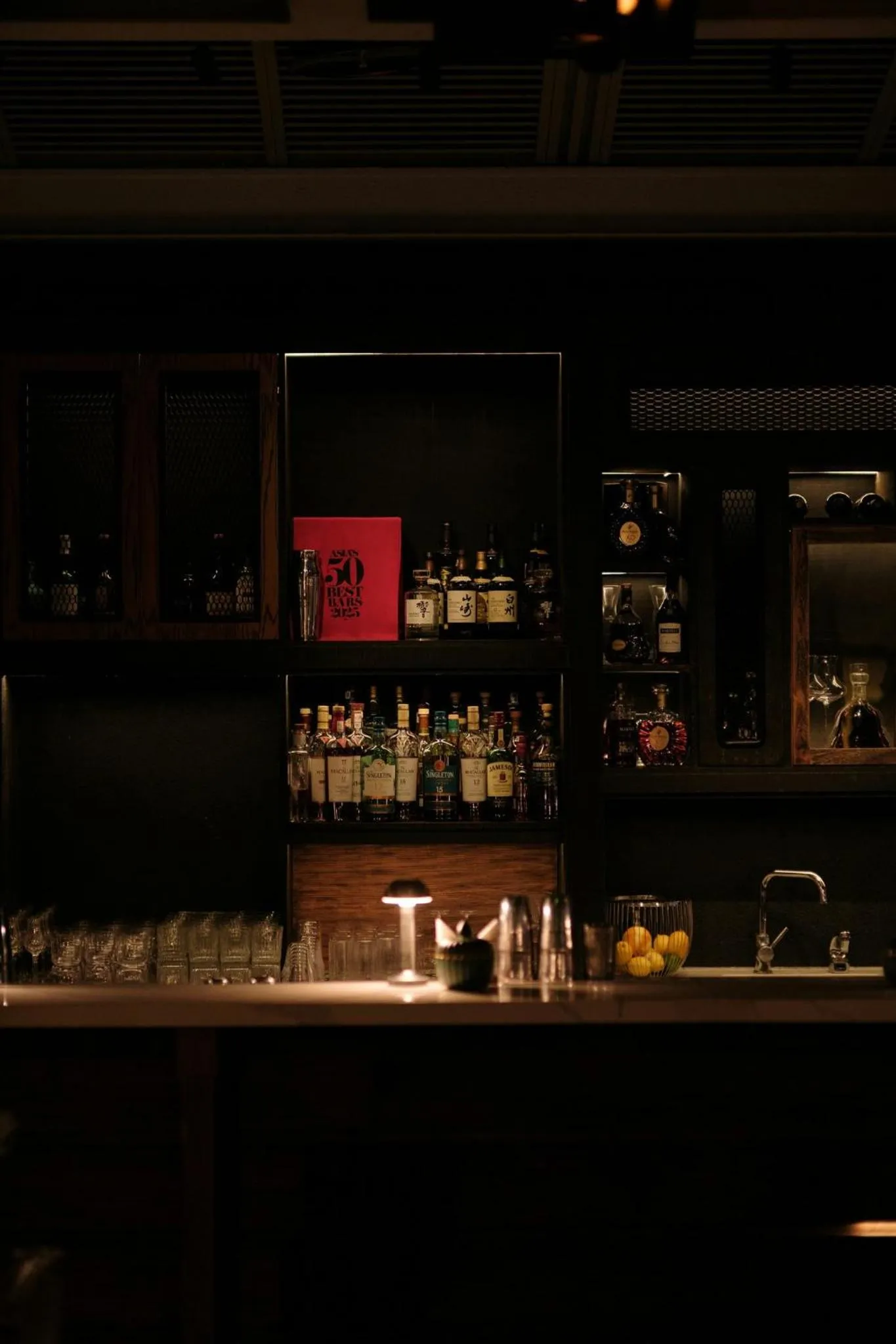 Lounge or bar in Mandarin Oriental, Shenzhen