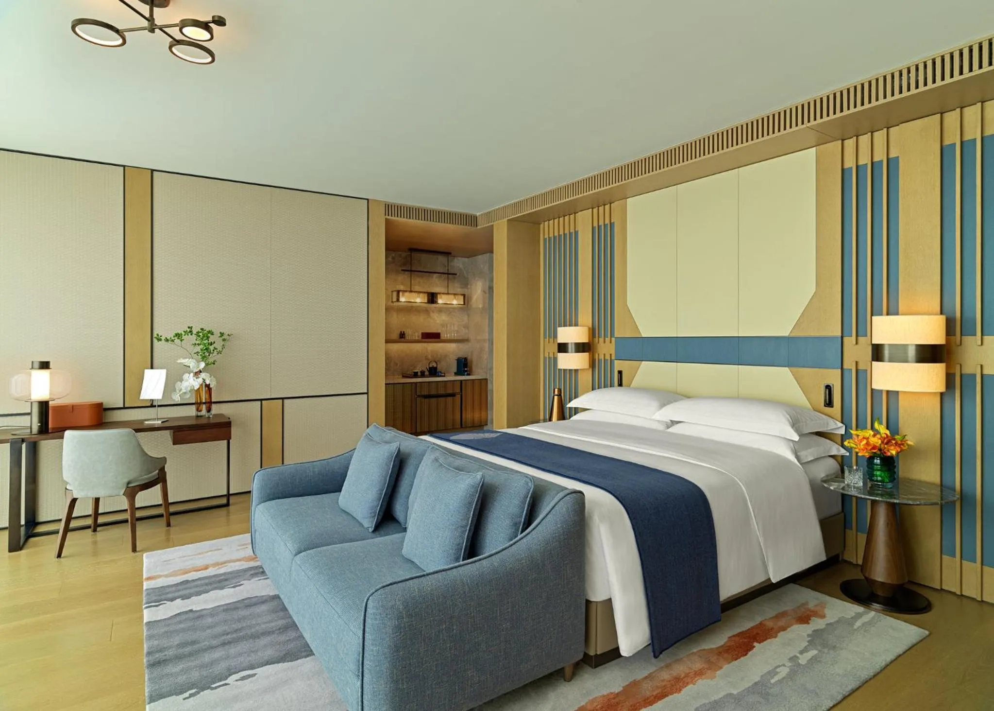 Bedroom, Bed in Mandarin Oriental, Shenzhen
