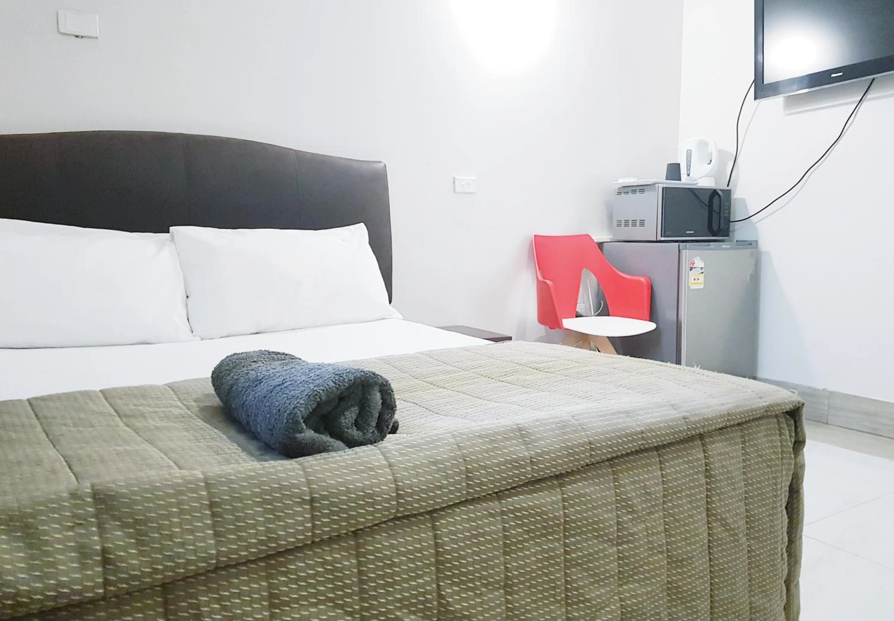 Bed in Perth City Motel