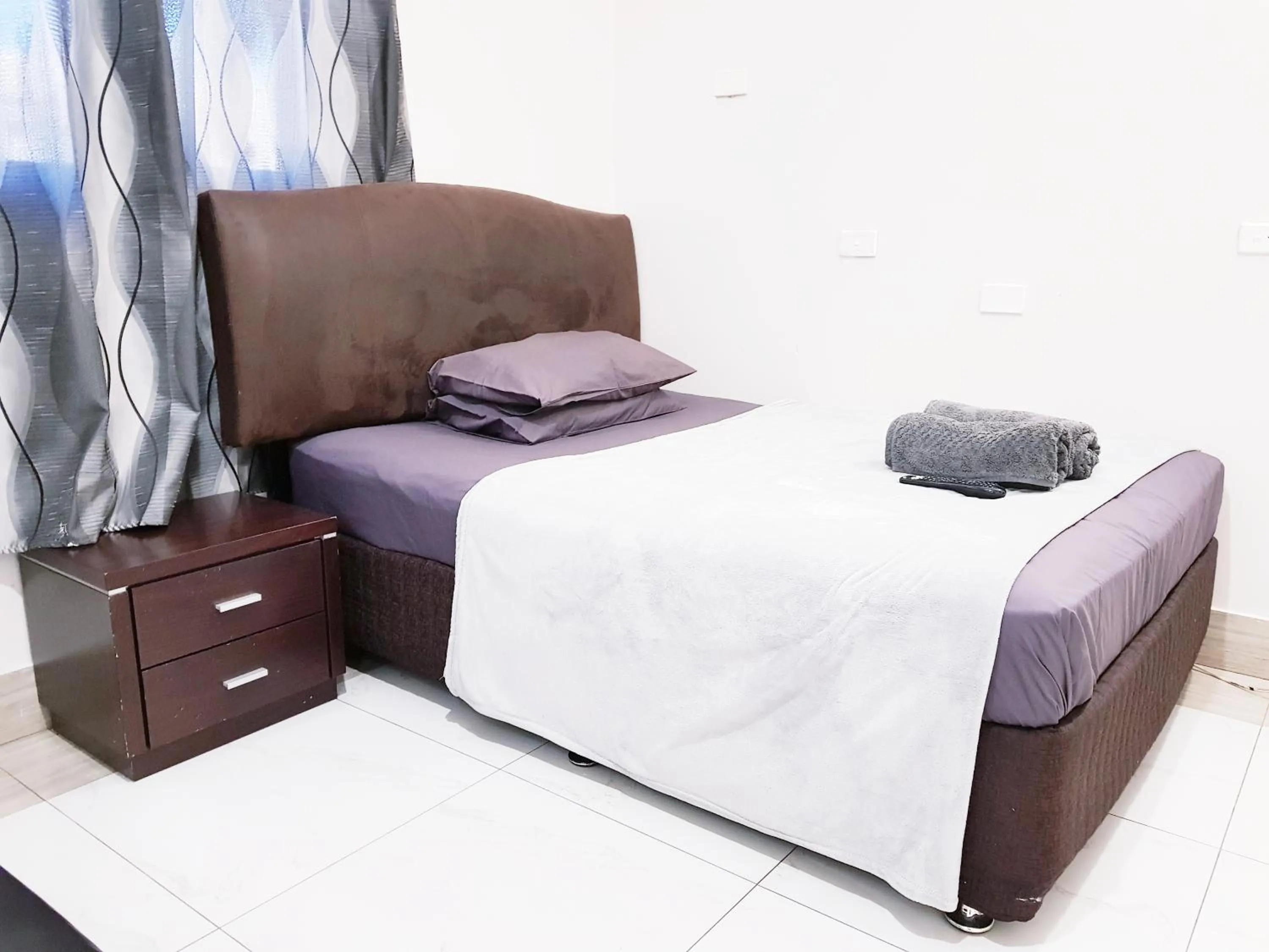 Bed in Perth City Motel