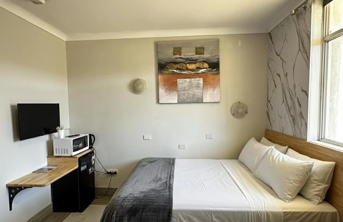 Bed in Perth City Motel