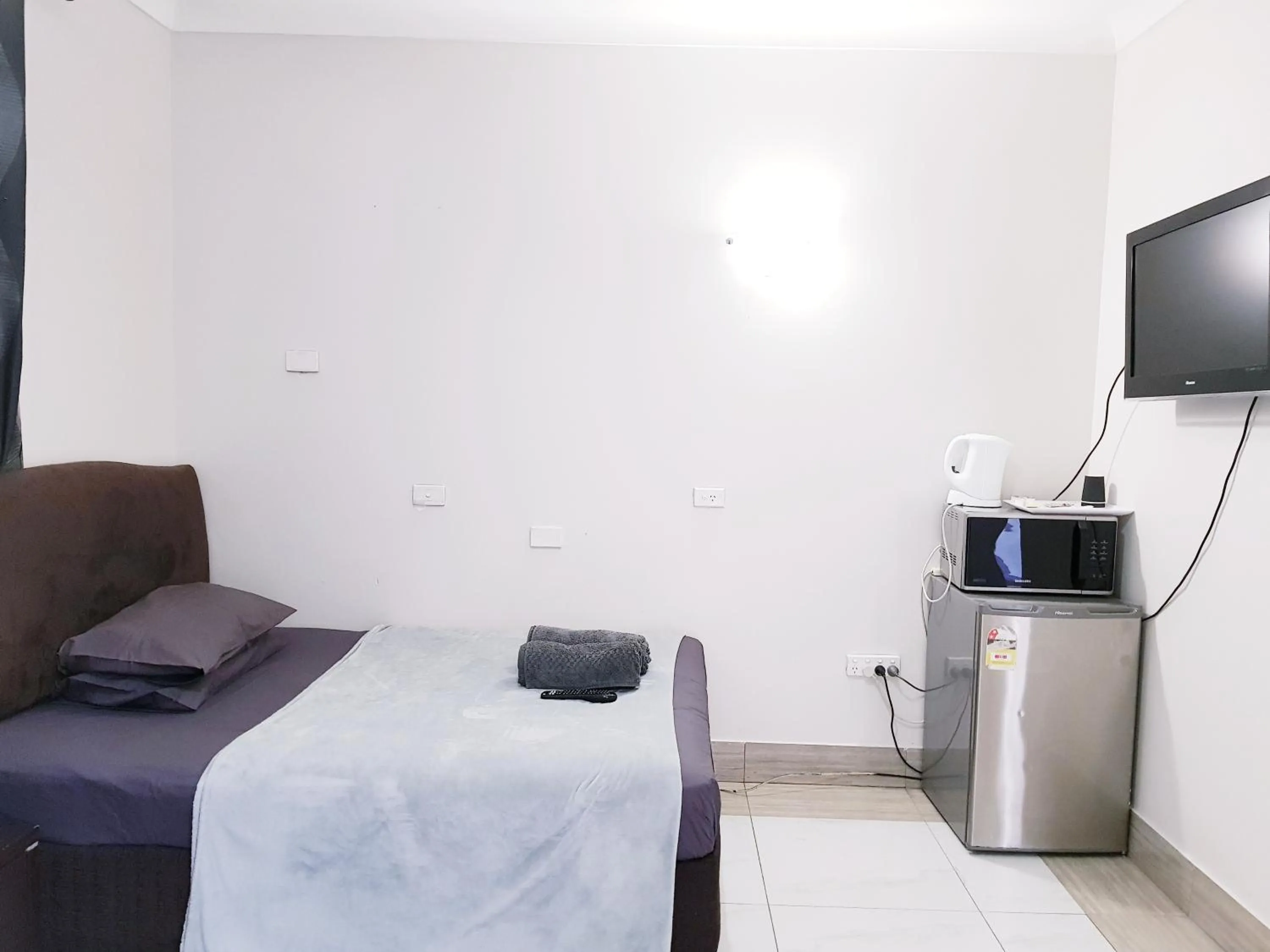 Bed in Perth City Motel