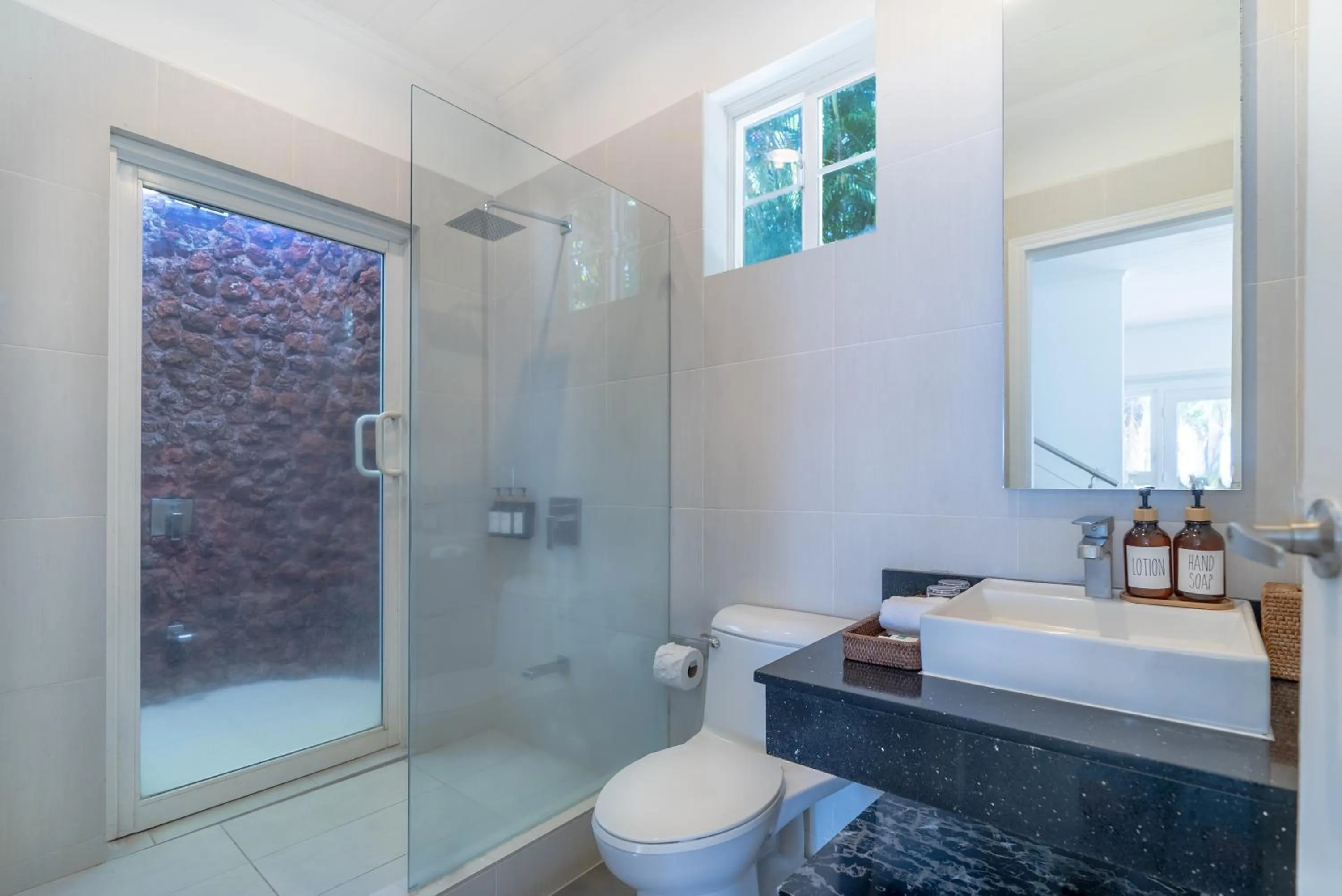 Shower in Azul Hotel & Retreat