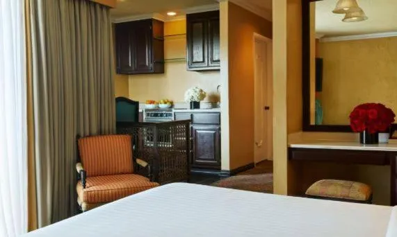 Kitchen or kitchenette, Bed in Petit Ermitage