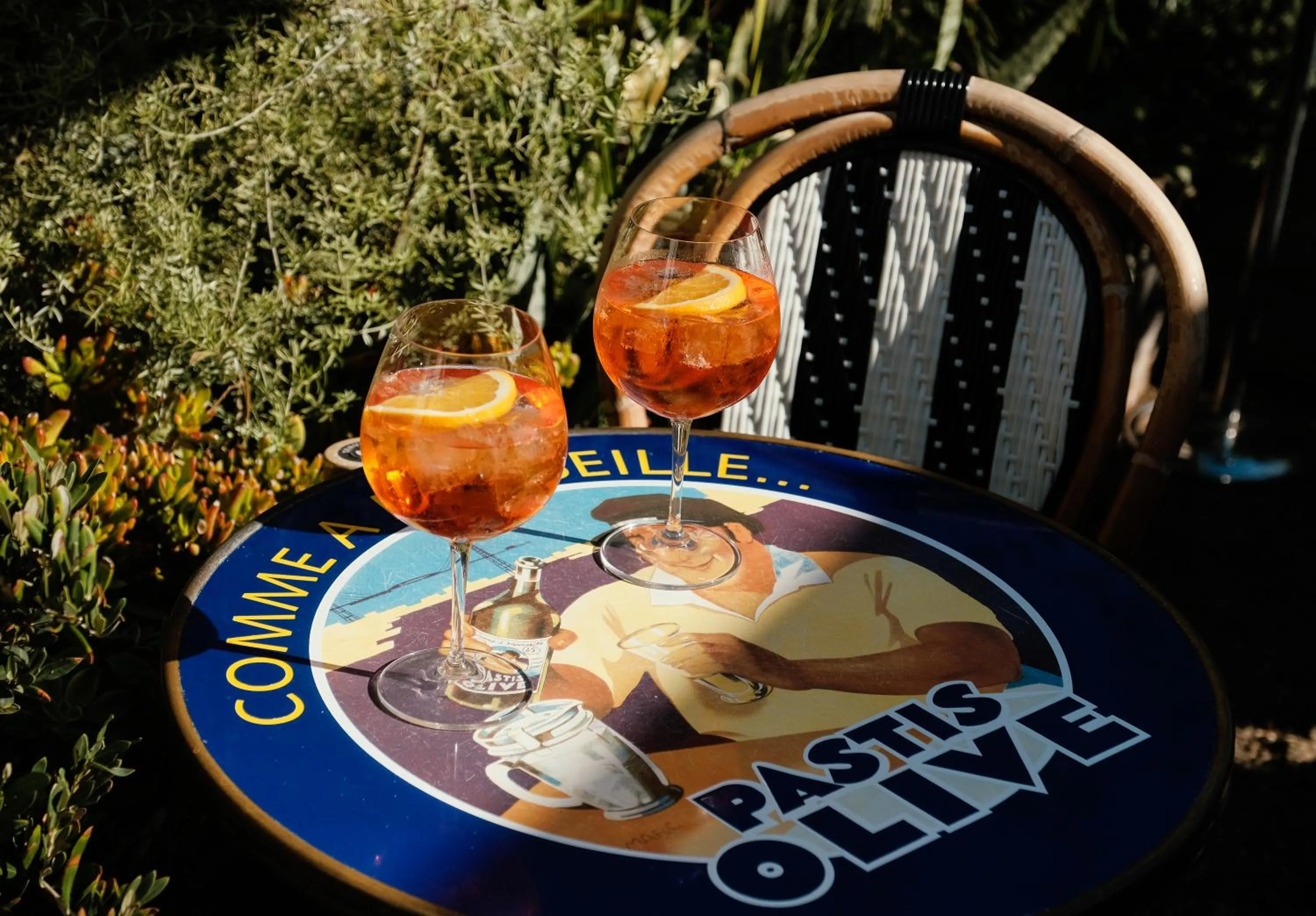 Restaurant/places to eat in Petit Ermitage