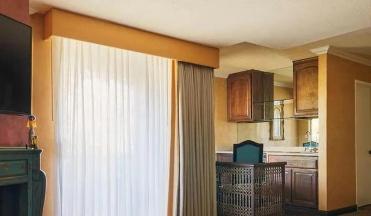 Kitchen or kitchenette in Petit Ermitage