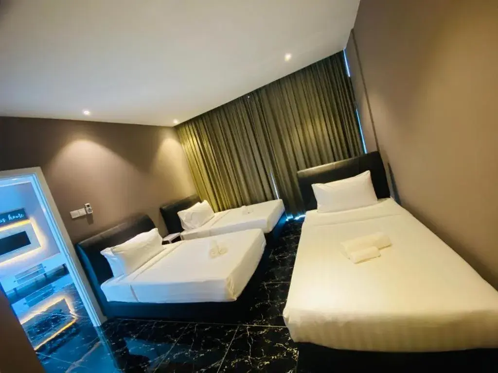 Three-Bedroom Apartment in Stirling Suites Hotel & Serviced Apartment Three-Bedroom Apartment in Stirling Suites Hotel & Serviced Apartment