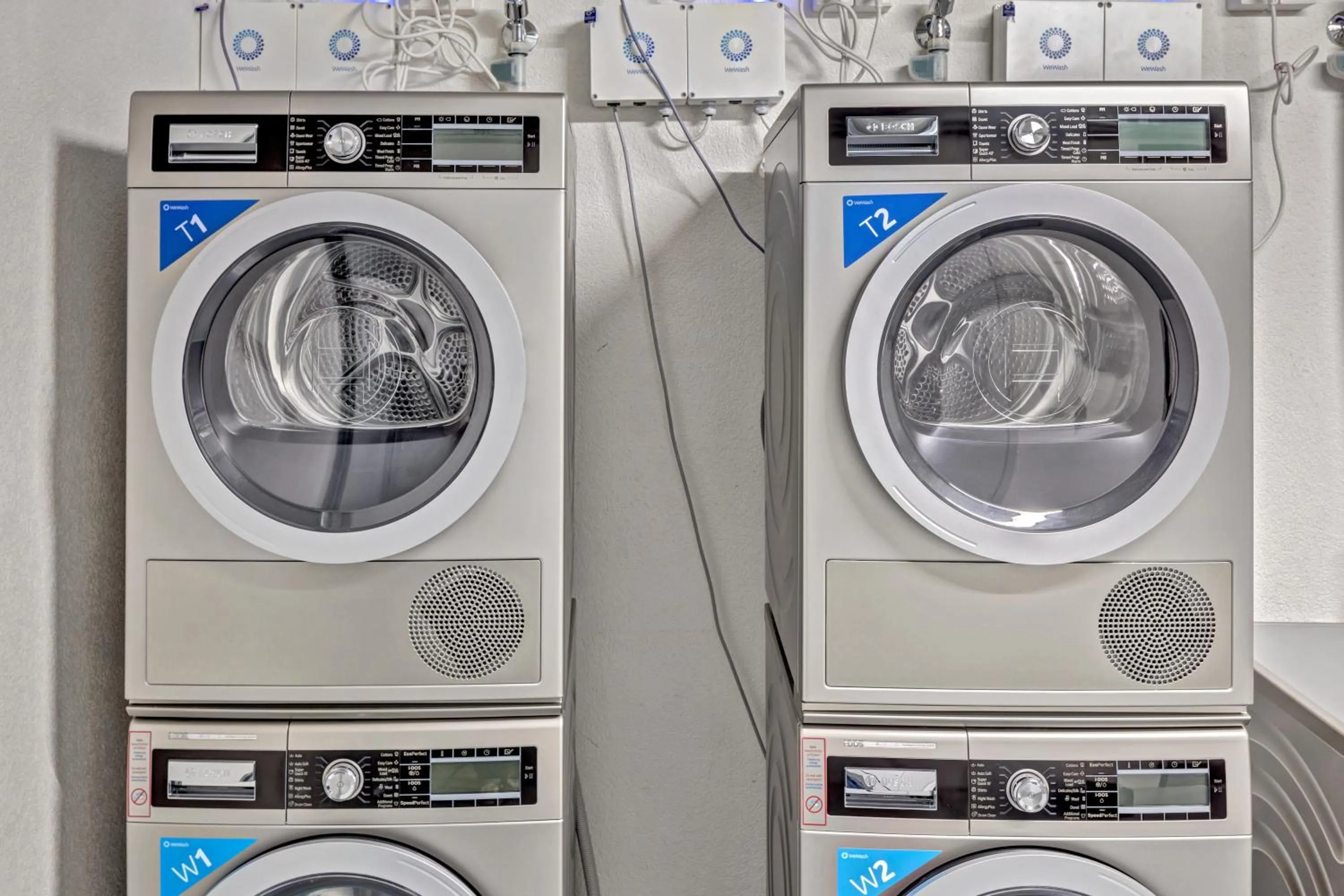 washing machine in MOOI Apartments Schlieren