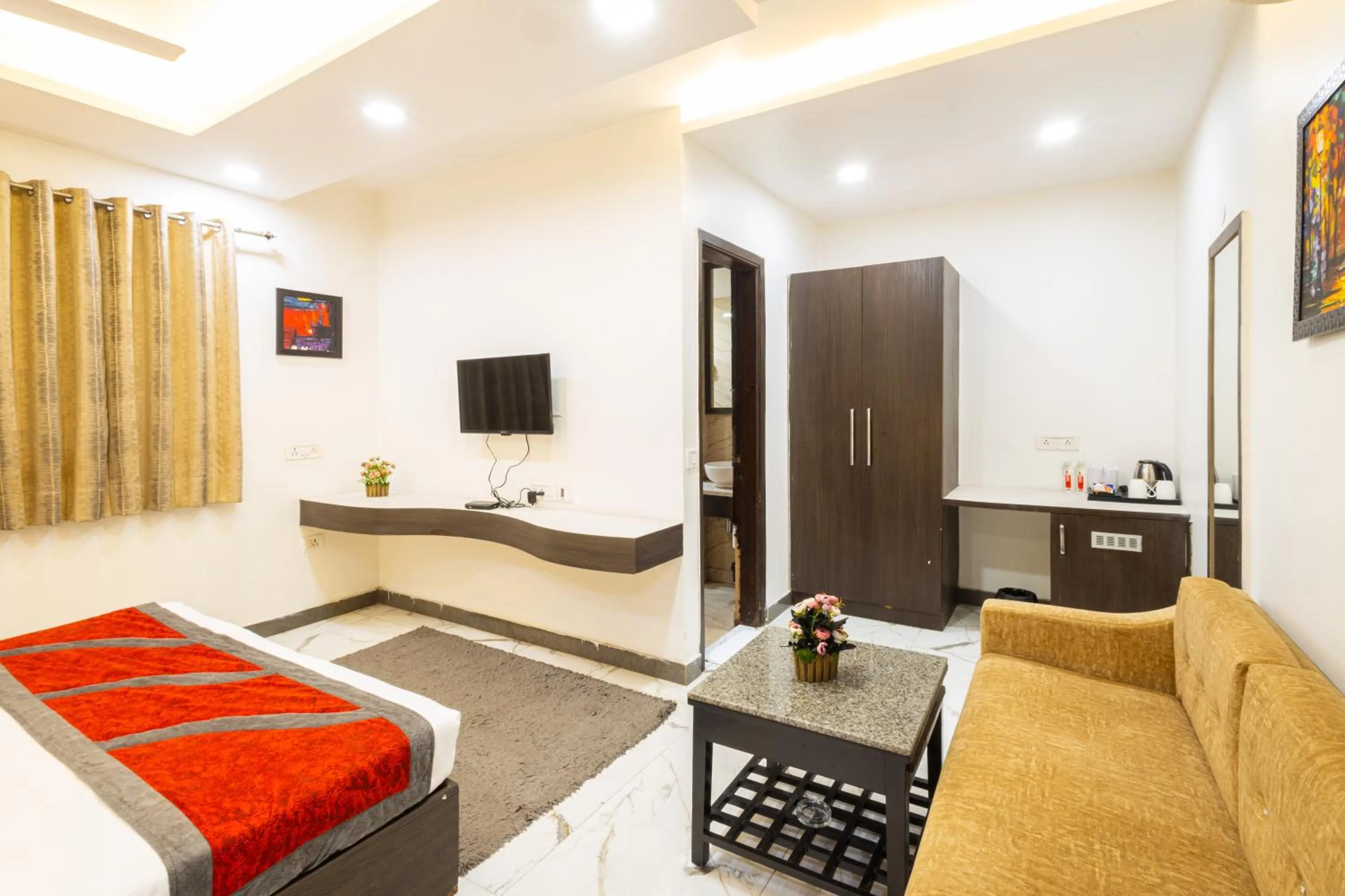 Bed in Hotel Red Castle - Karol Bagh - Where luxury meets comfort