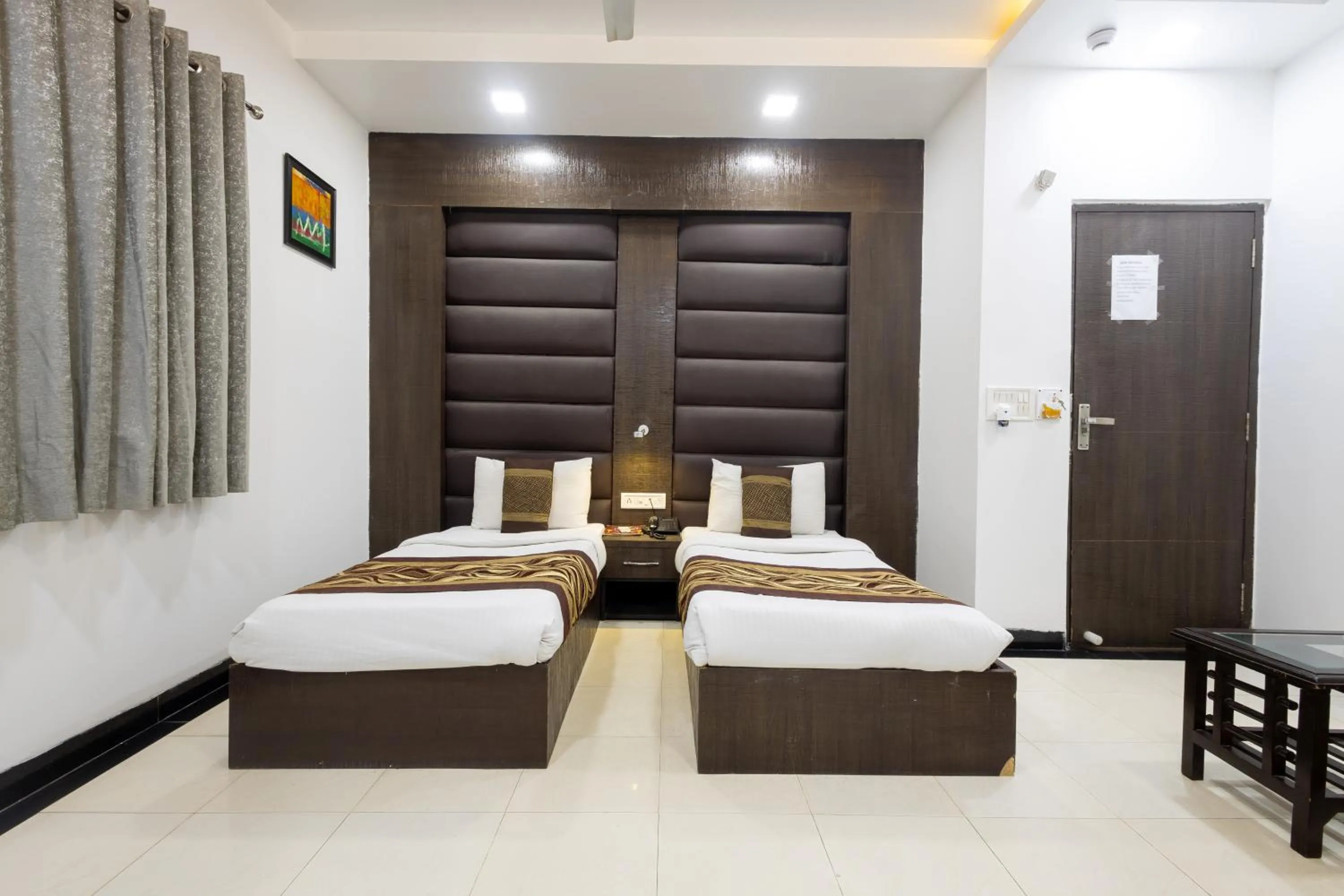 Bed in Hotel Red Castle - Karol Bagh - Where luxury meets comfort