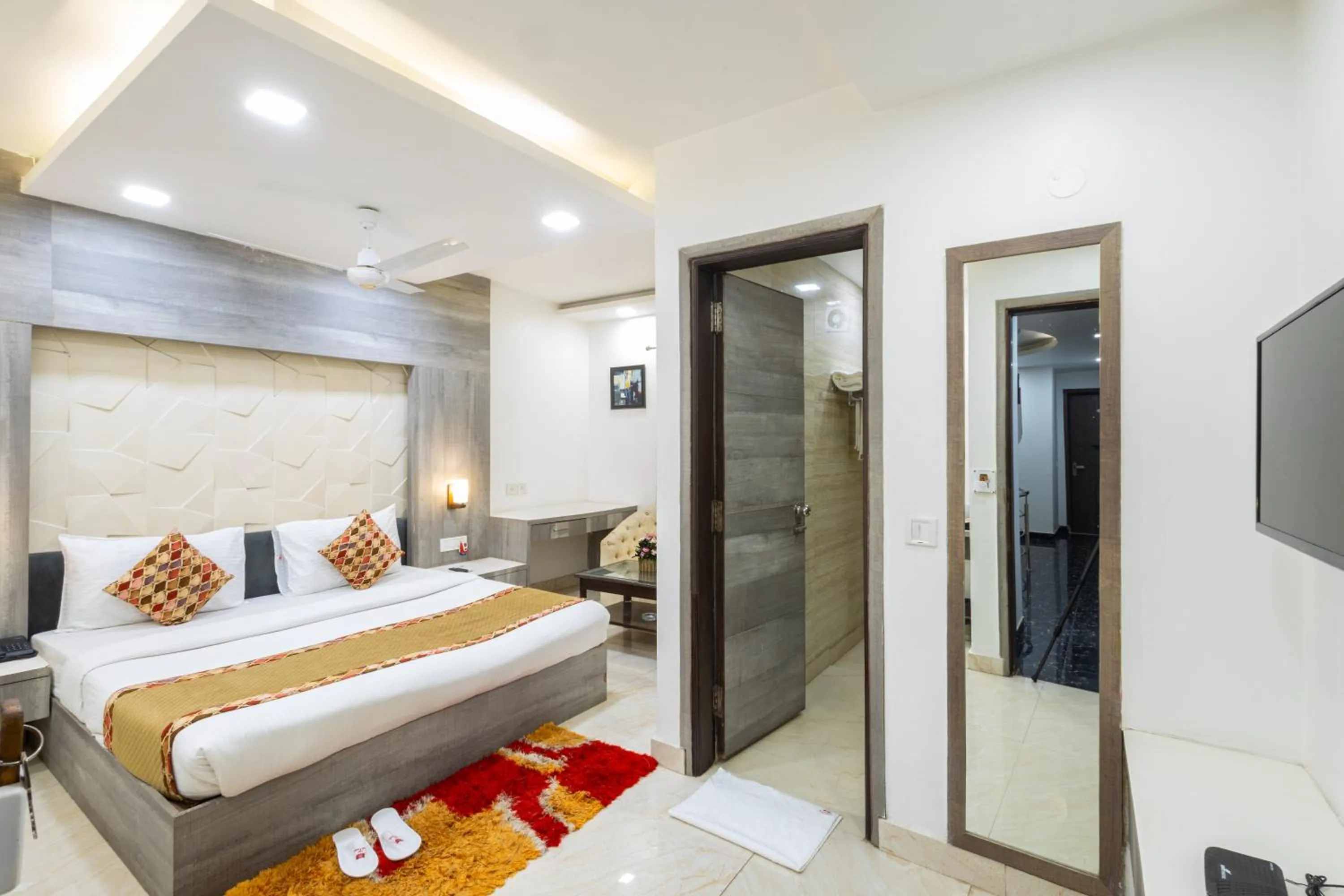 Bed in Hotel Red Castle - Karol Bagh - Where luxury meets comfort