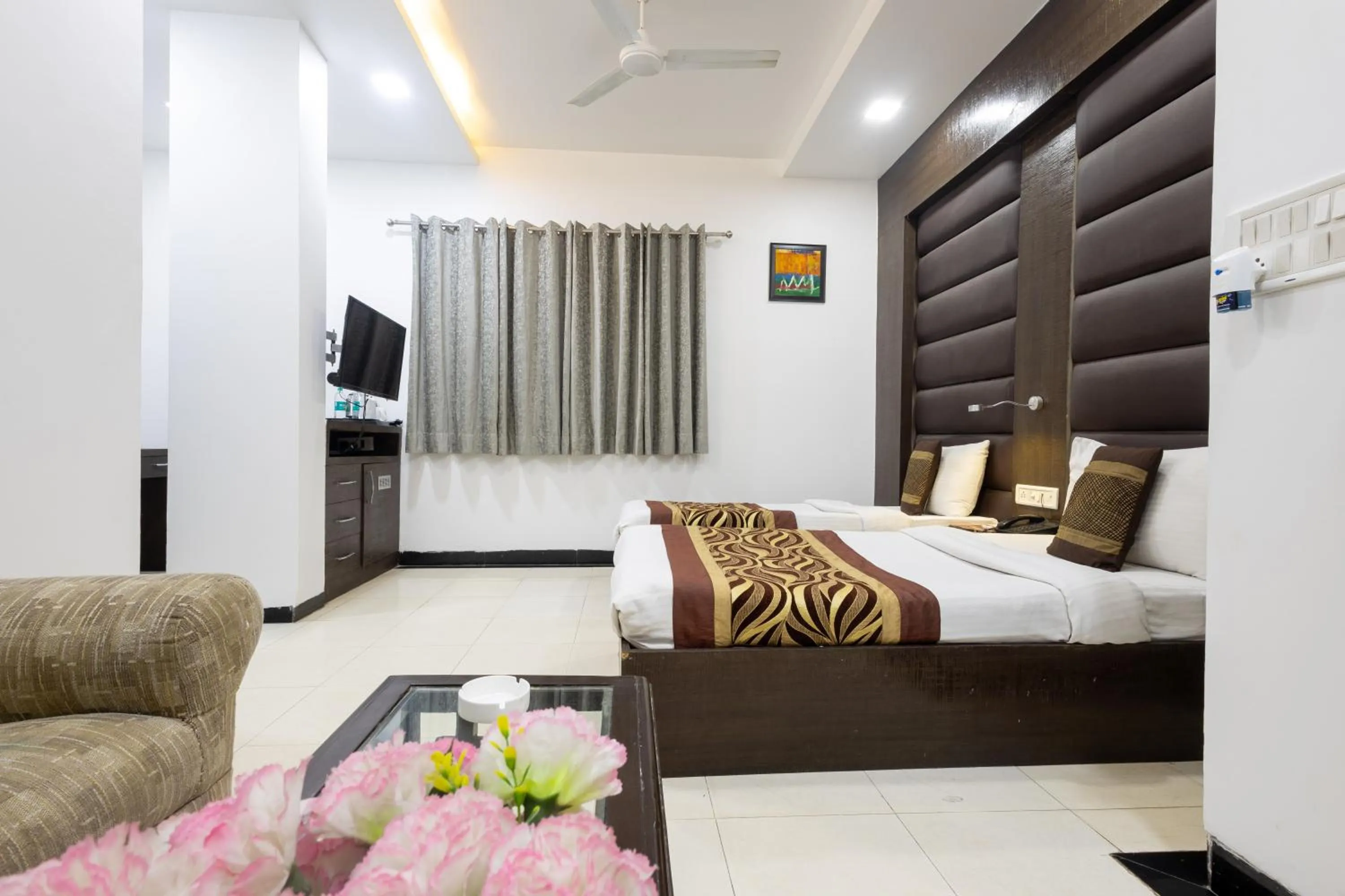 Bed in Hotel Red Castle - Karol Bagh - Where luxury meets comfort