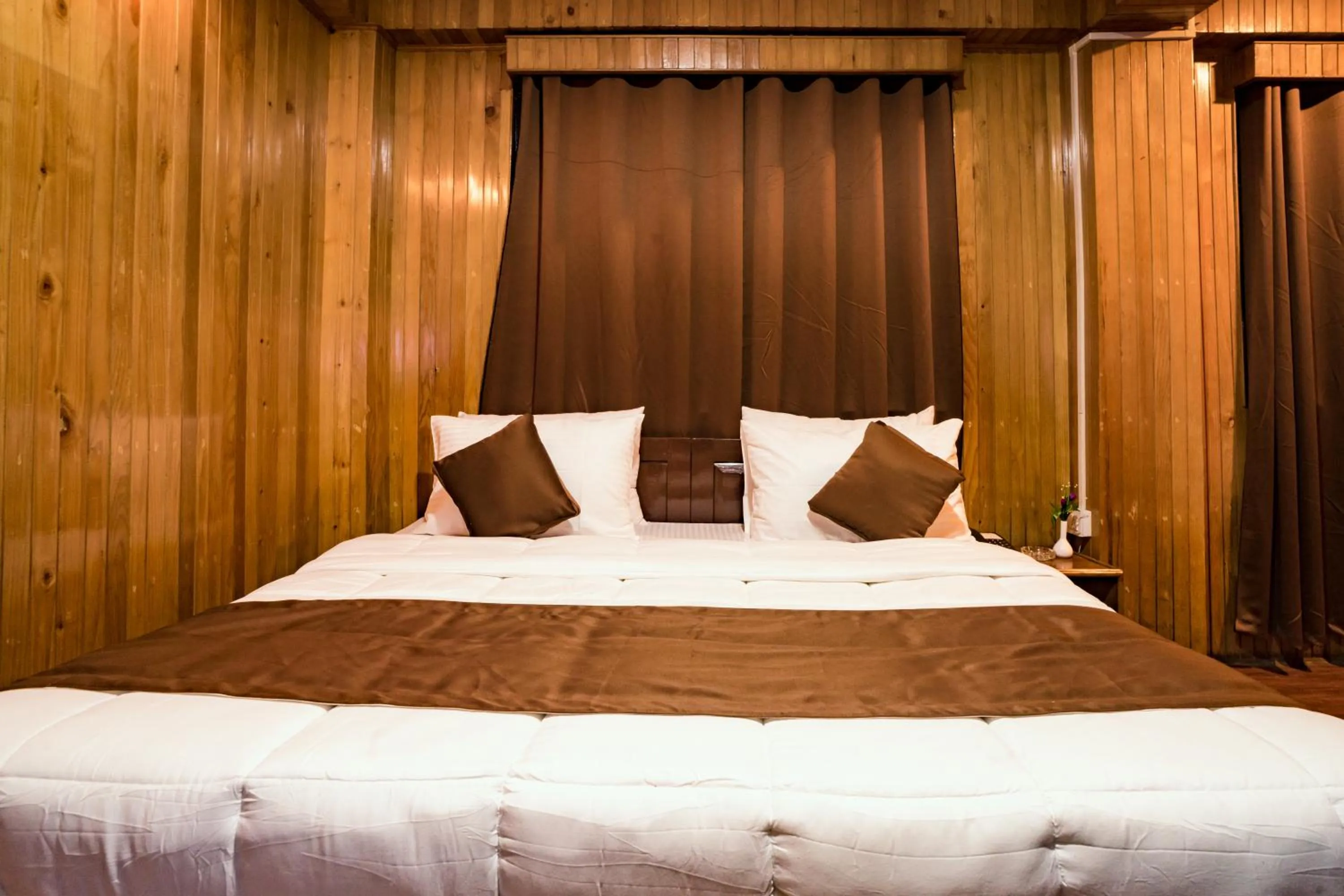 Bed in Magpie Mall Road Residency (MG Marg)