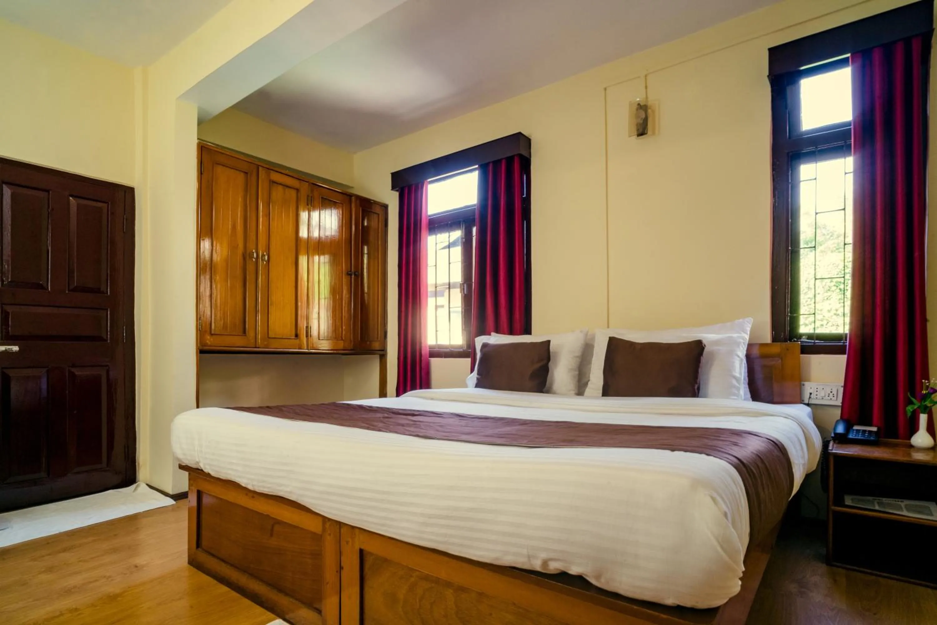 Photo of the whole room in Magpie Mall Road Residency (MG Marg)