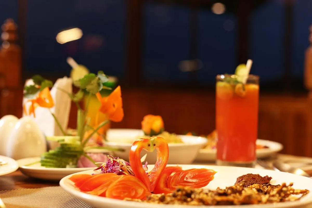 Restaurant/places to eat in Magpie Mall Road Residency (MG Marg)